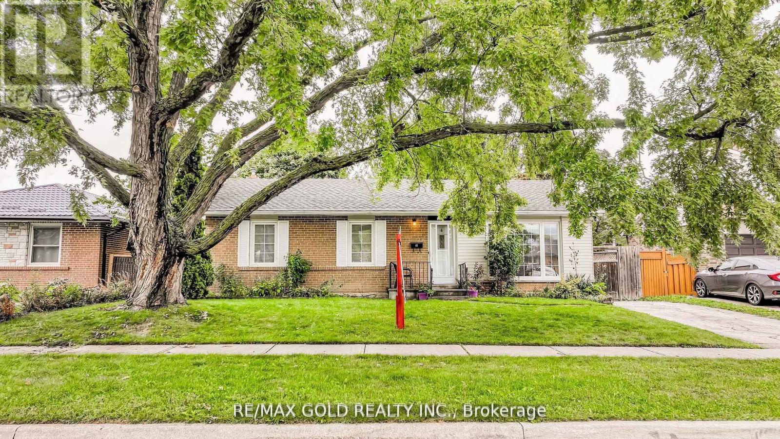 Detached at 41 ABERDEEN CRESCENT, Brampton (Avondale)