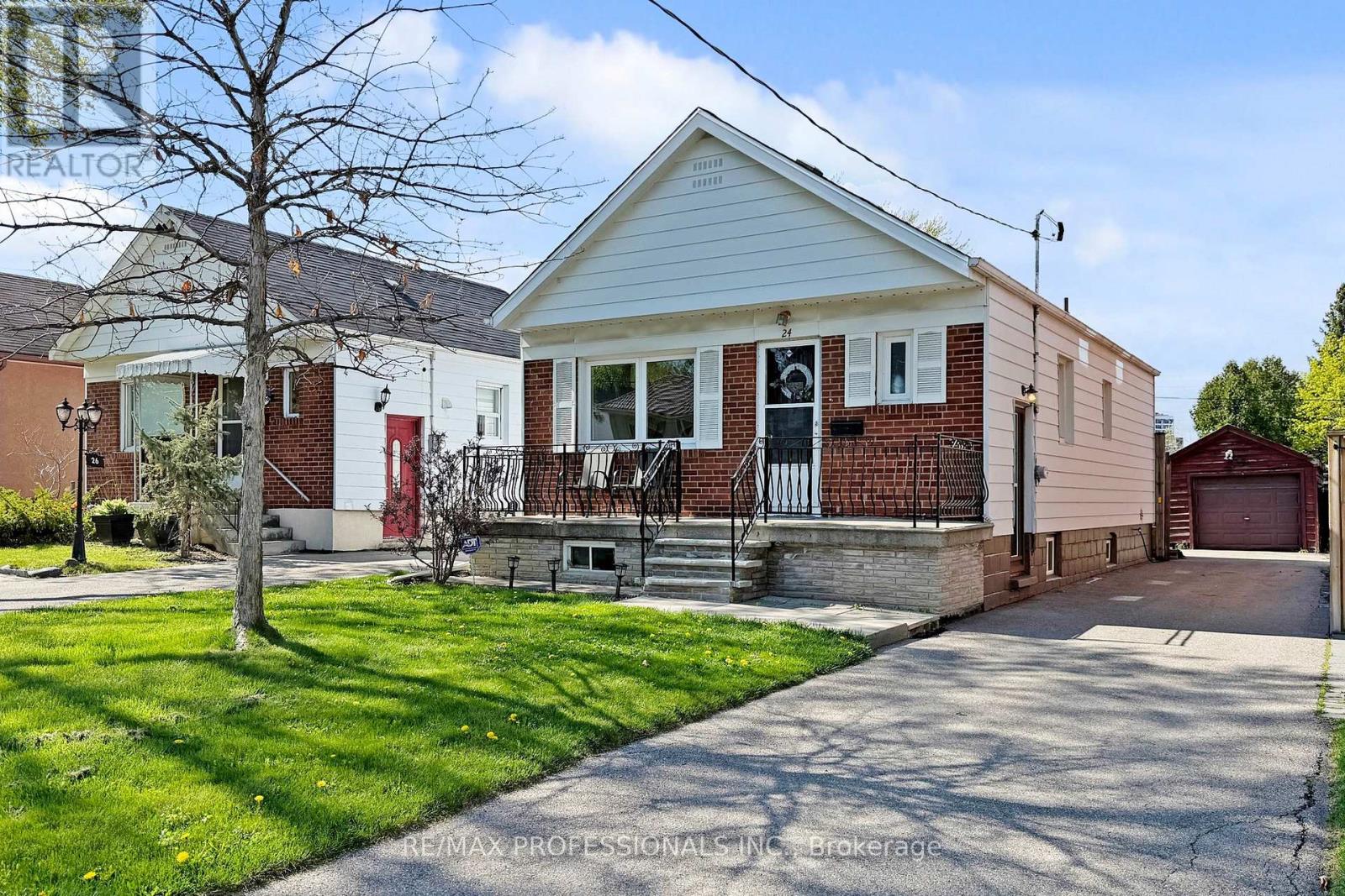 Detached at 24 BRAEBURN AVENUE, Toronto (Humber Heights)