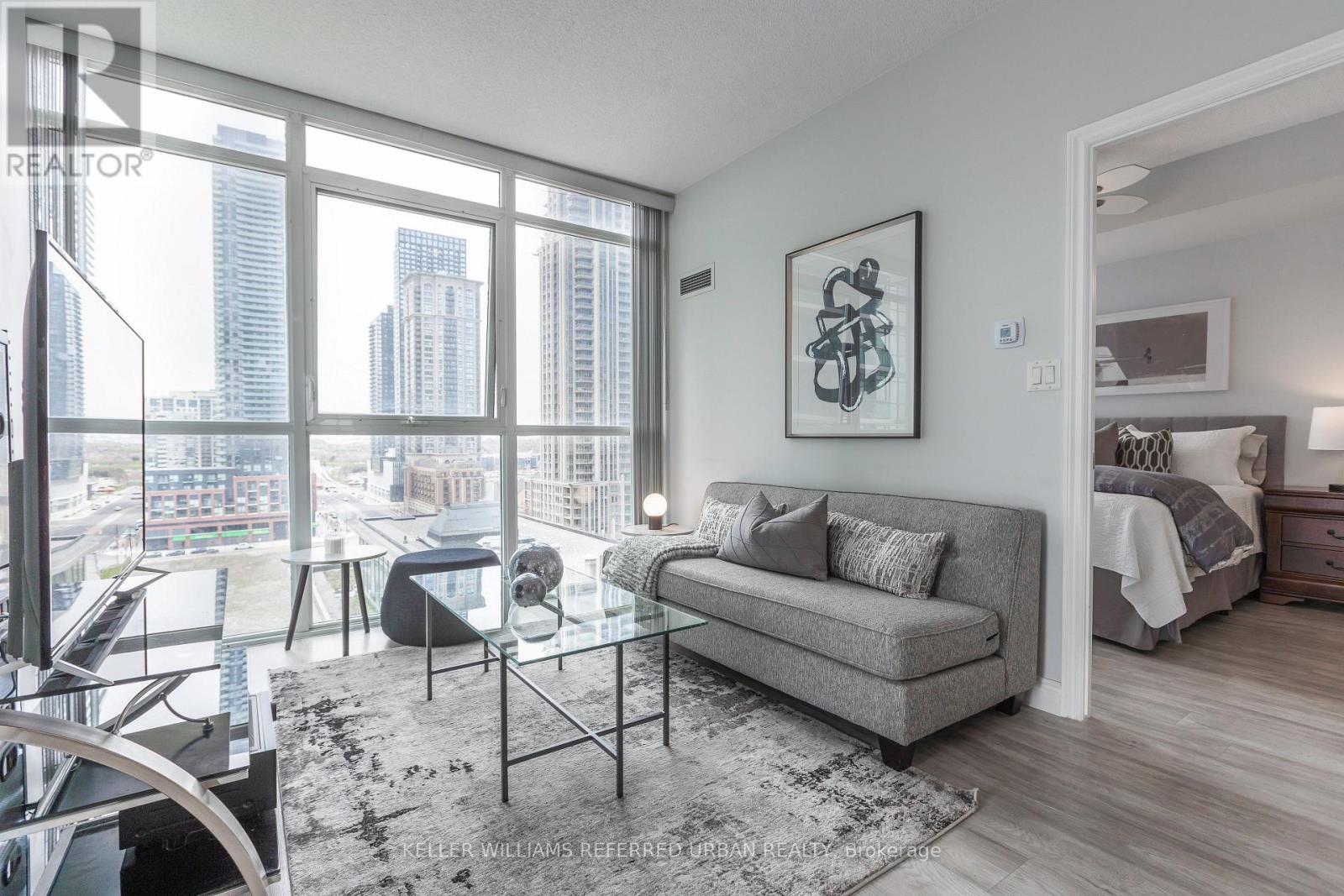 Apartment at 1107 - 4070 CONFEDERATION PARKWAY, Mississauga (Creditview)