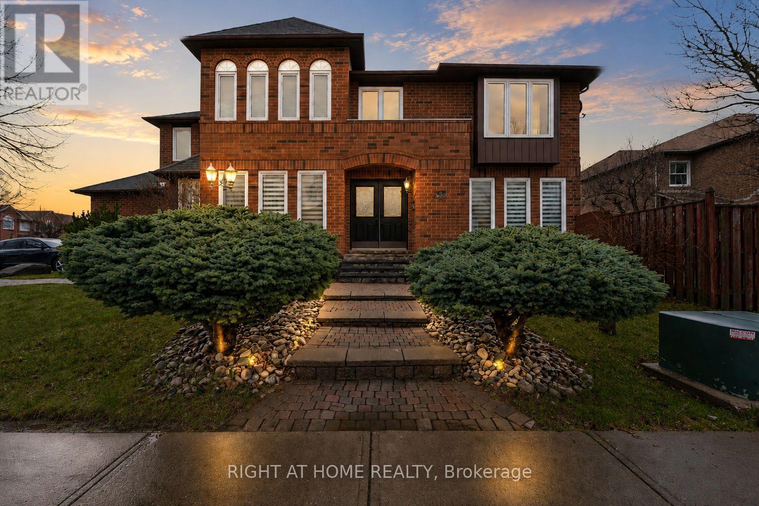 Detached at 39 BANNER ROAD, Brampton (Brampton West)