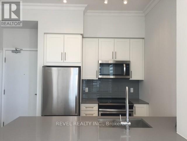 Apartment at 729 - 4085 PARKSIDE VILLAGE DRIVE, Mississauga (Creditview)