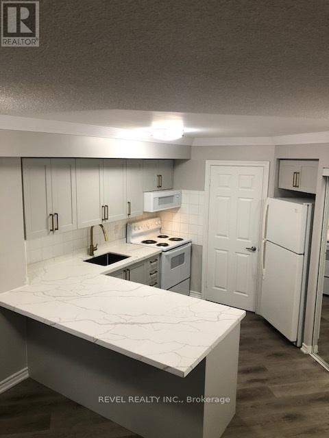 Apartment at 601 - 3880 DUKE OF YORK BOULEVARD, Mississauga (City Centre)