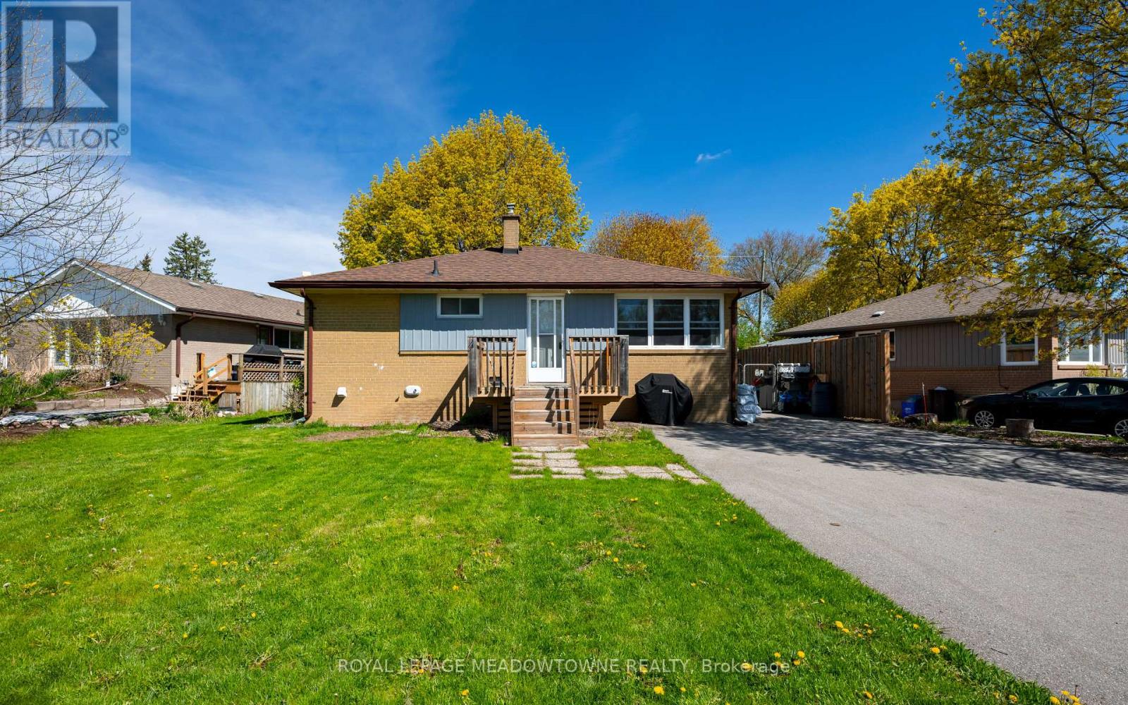 Multiplex at 169 LONGFIELD ROAD, Halton Hills (AC Acton)