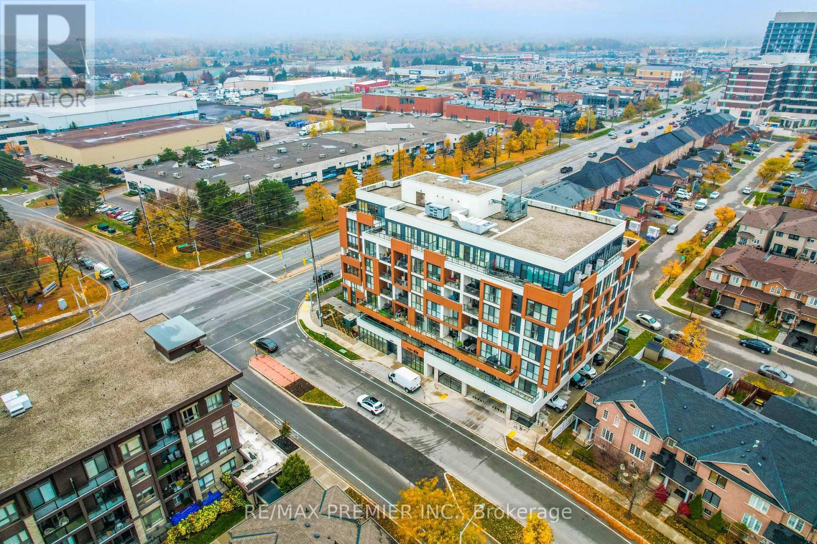 Apartment at 409 - 5001 CORPORATE DRIVE, Burlington (Uptown)