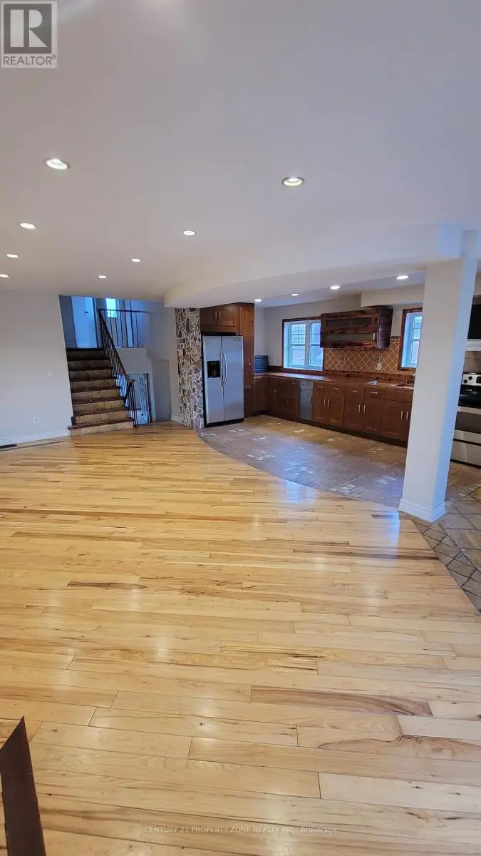 Detached at 44 ROTHERGLEN (MAIN) COURT, Brampton