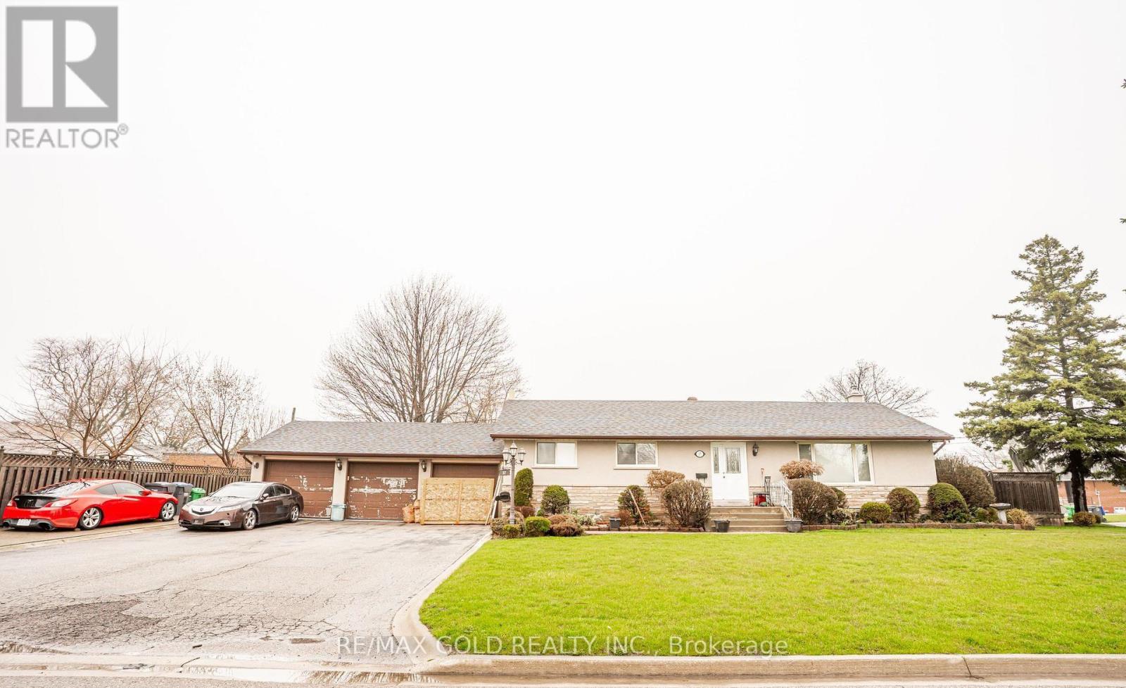 Detached at 37 CARLYLE CRESCENT, Brampton (Brampton East)