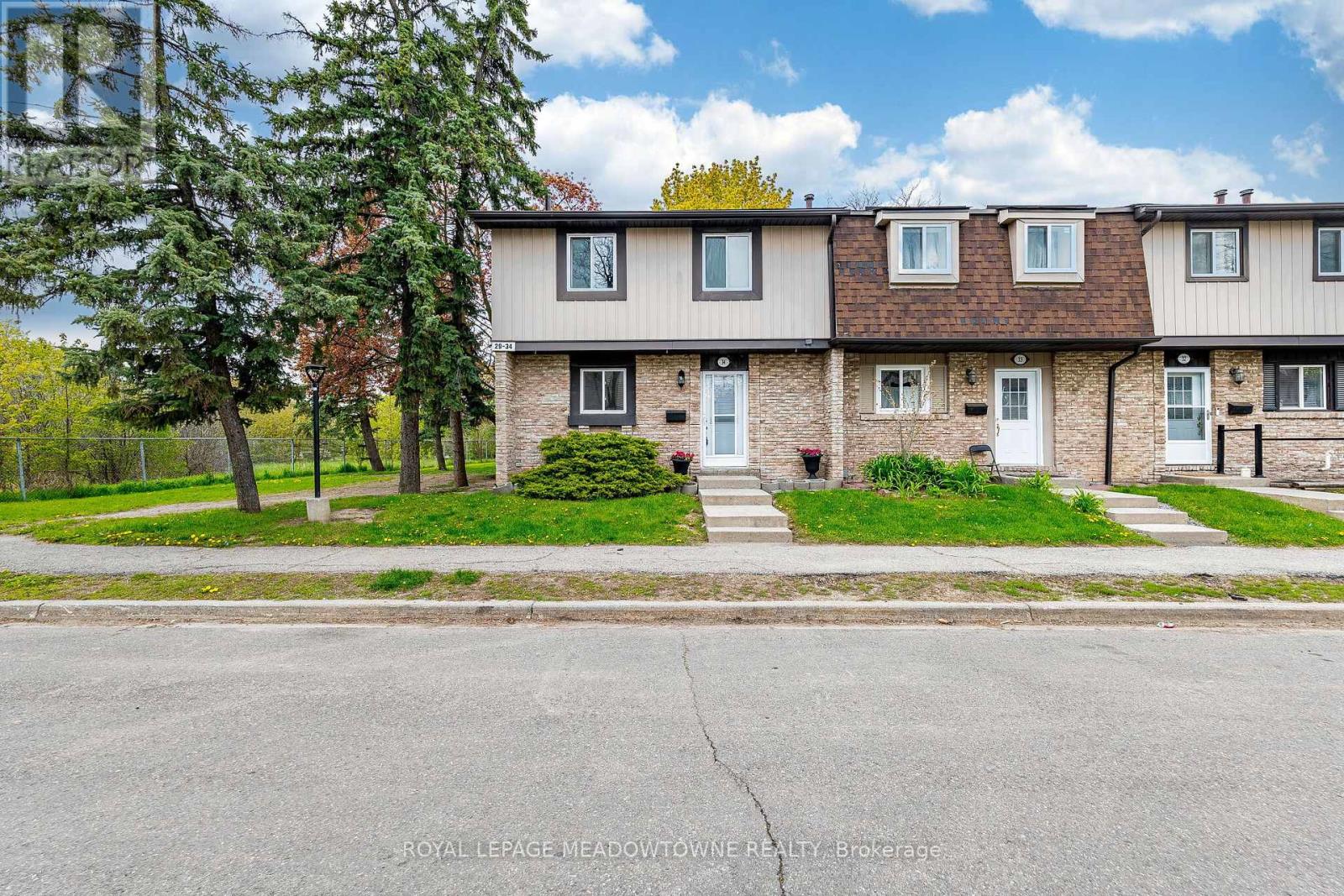 Townhouse at 34 - 93 HANSEN ROAD N, Brampton (Madoc)