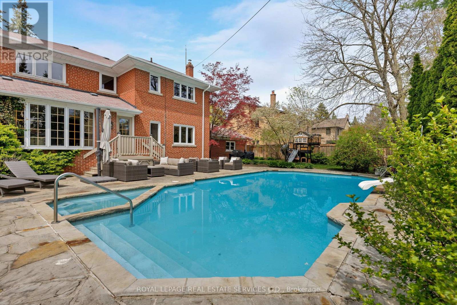 Detached at 35 BYWOOD DRIVE, Toronto (Princess-Rosethorn)