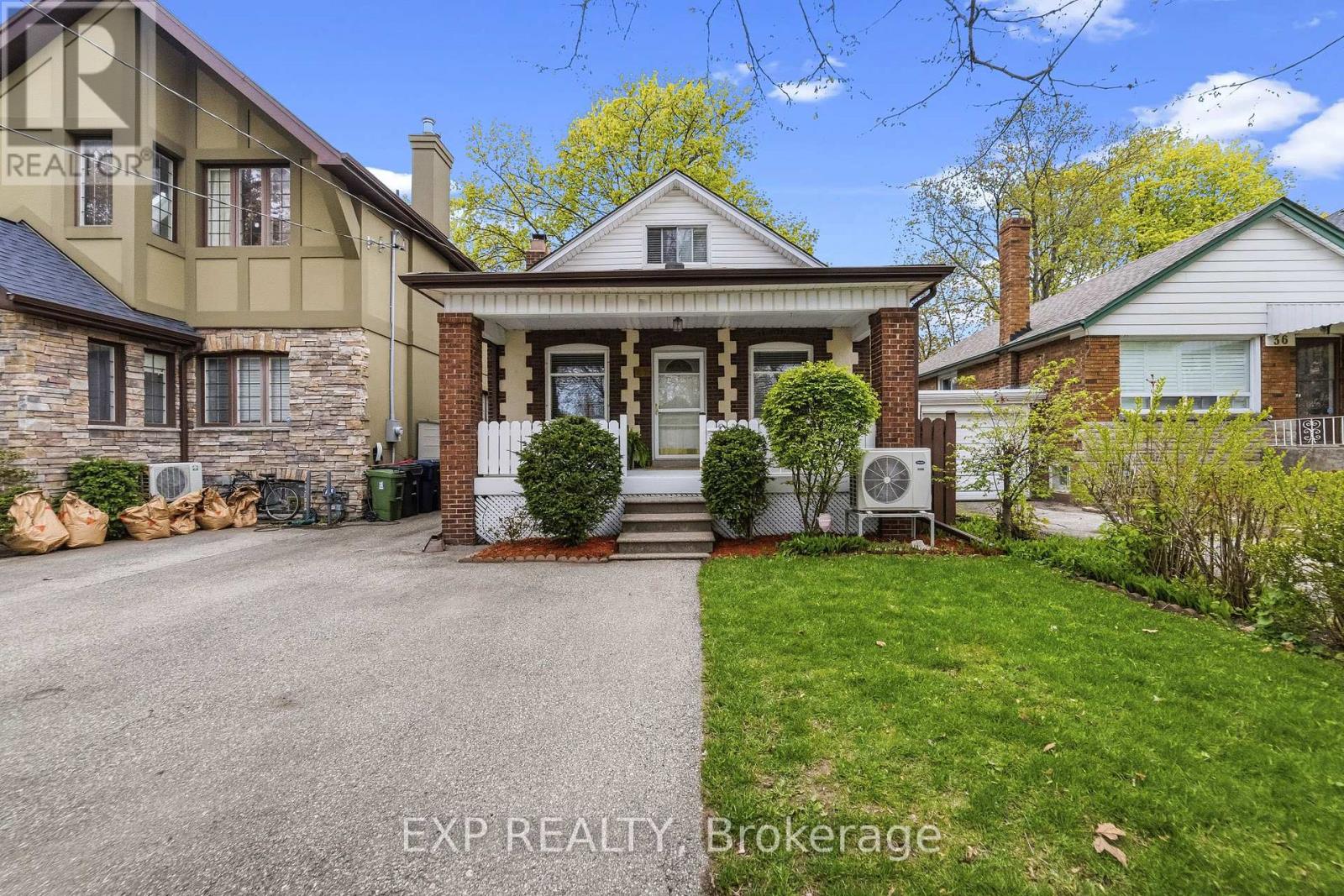Detached at 42 CLISSOLD ROAD N, Toronto (Islington-City Centre West)