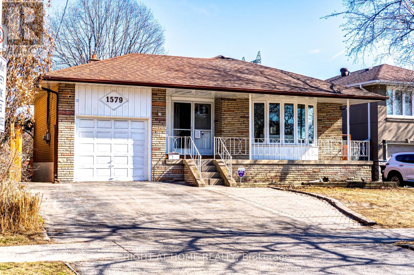 Detached at BASEMENT APARTMENT - 1579 OGDEN AVENUE W, Mississauga (Lakeview)