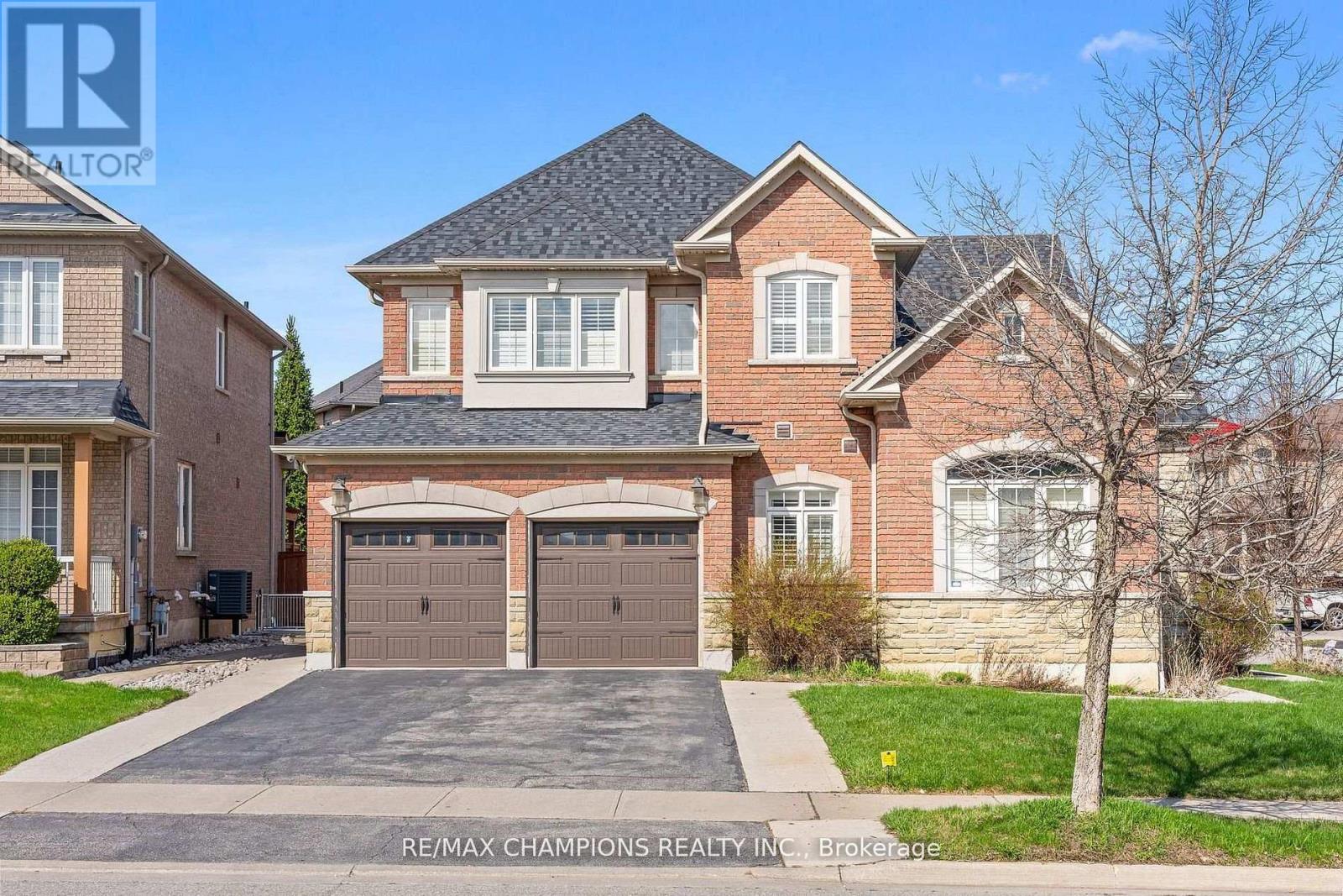 Detached at 2 KISTLER STREET, Brampton (Sandringham-Wellington)