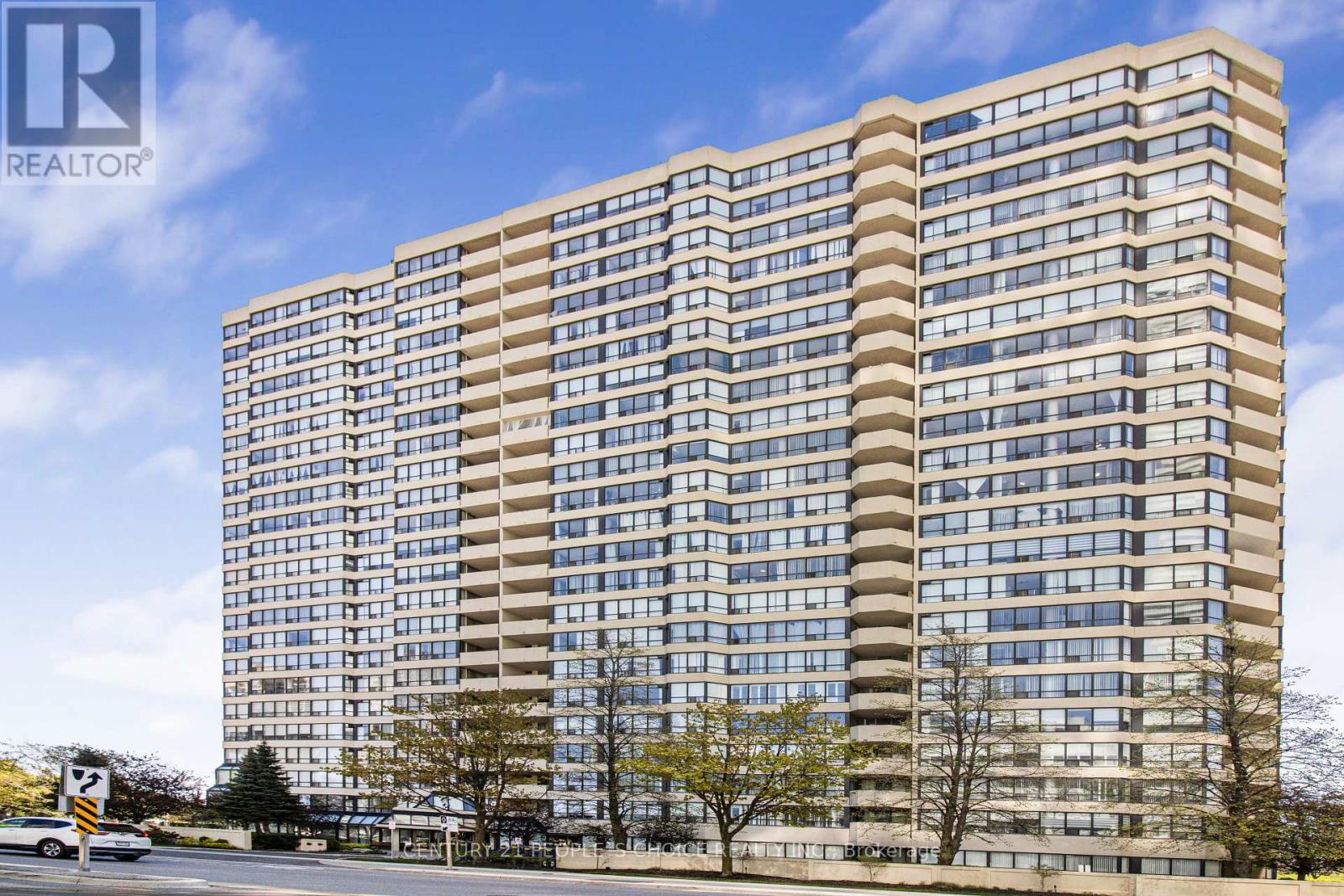 Apartment at 606 - 400 WEBB DRIVE, Mississauga (City Centre)