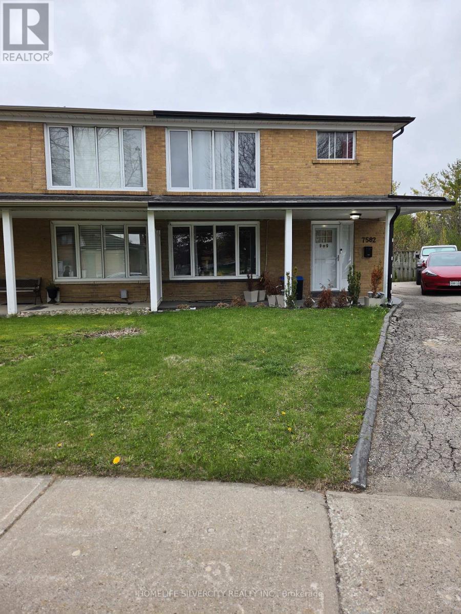 Semi-Detached/Link at 7582 DISCUS CRESCENT, Mississauga (Malton)
