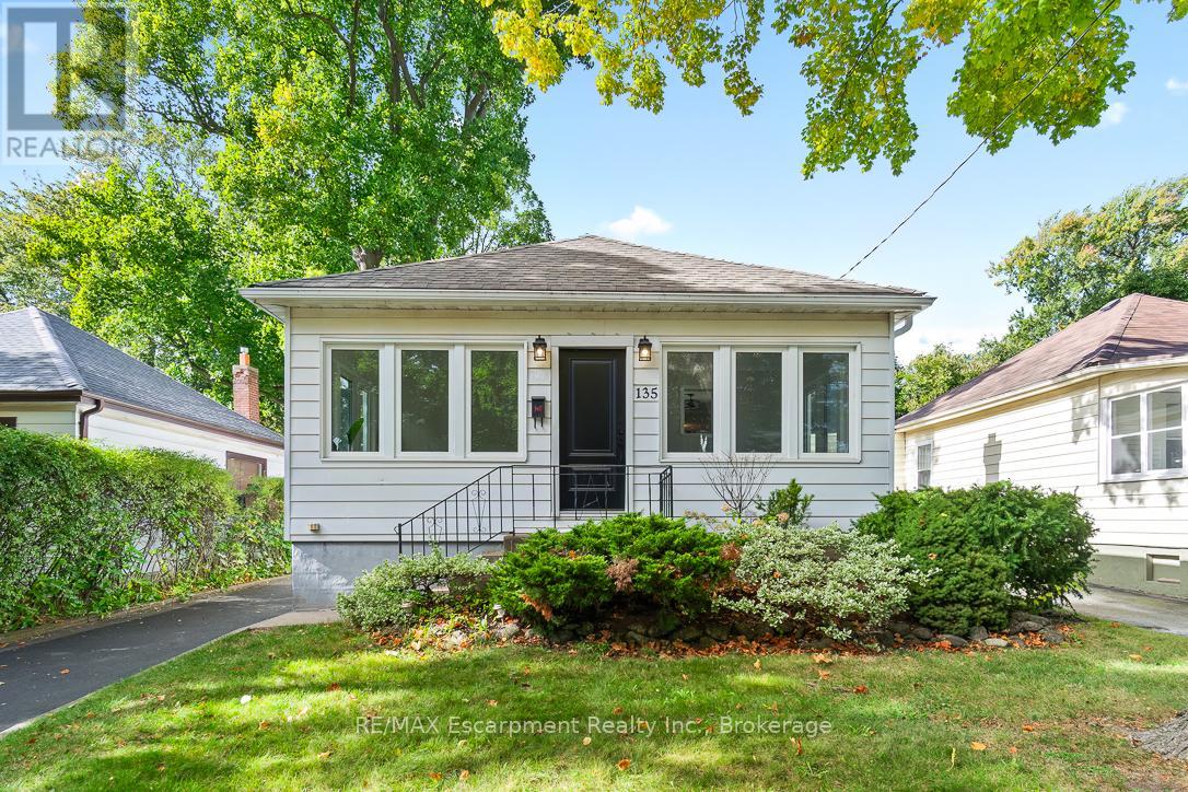 Detached at 135 DEANE AVENUE, Oakville (OO Old Oakville)