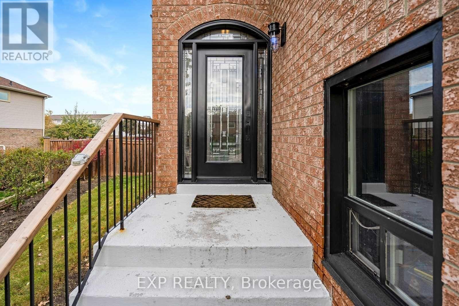 Detached at 43 FLORIBUNDA CRESCENT, Brampton (Bramalea West Industrial)