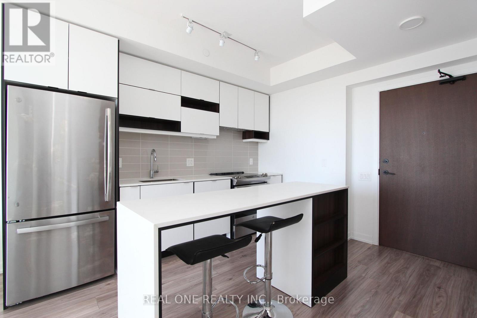 Apartment at 3809 - 4065 CONFEDERATION PARKWAY, Mississauga (City Centre)