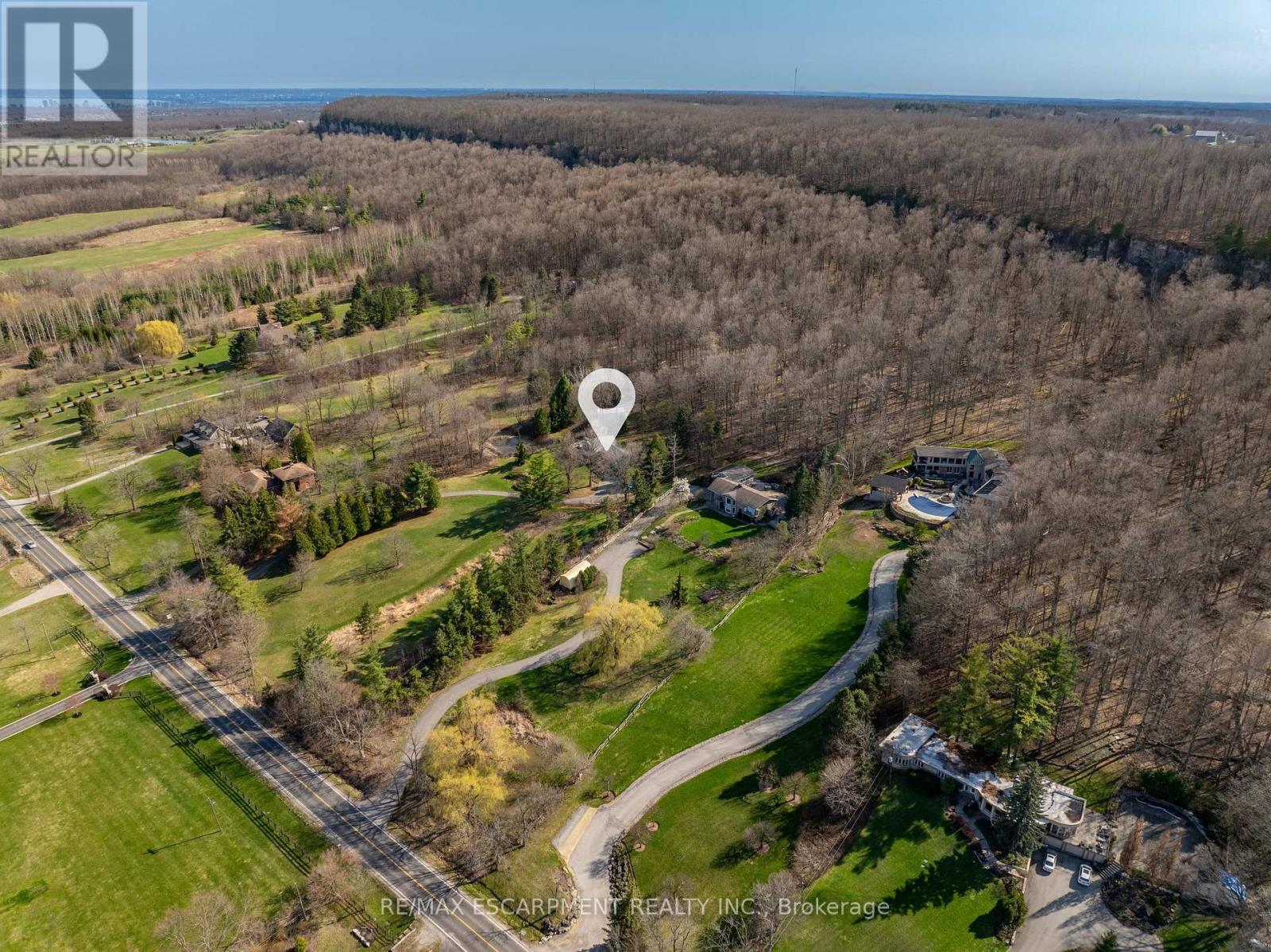 Detached at 5086 WALKERS LINE, Burlington