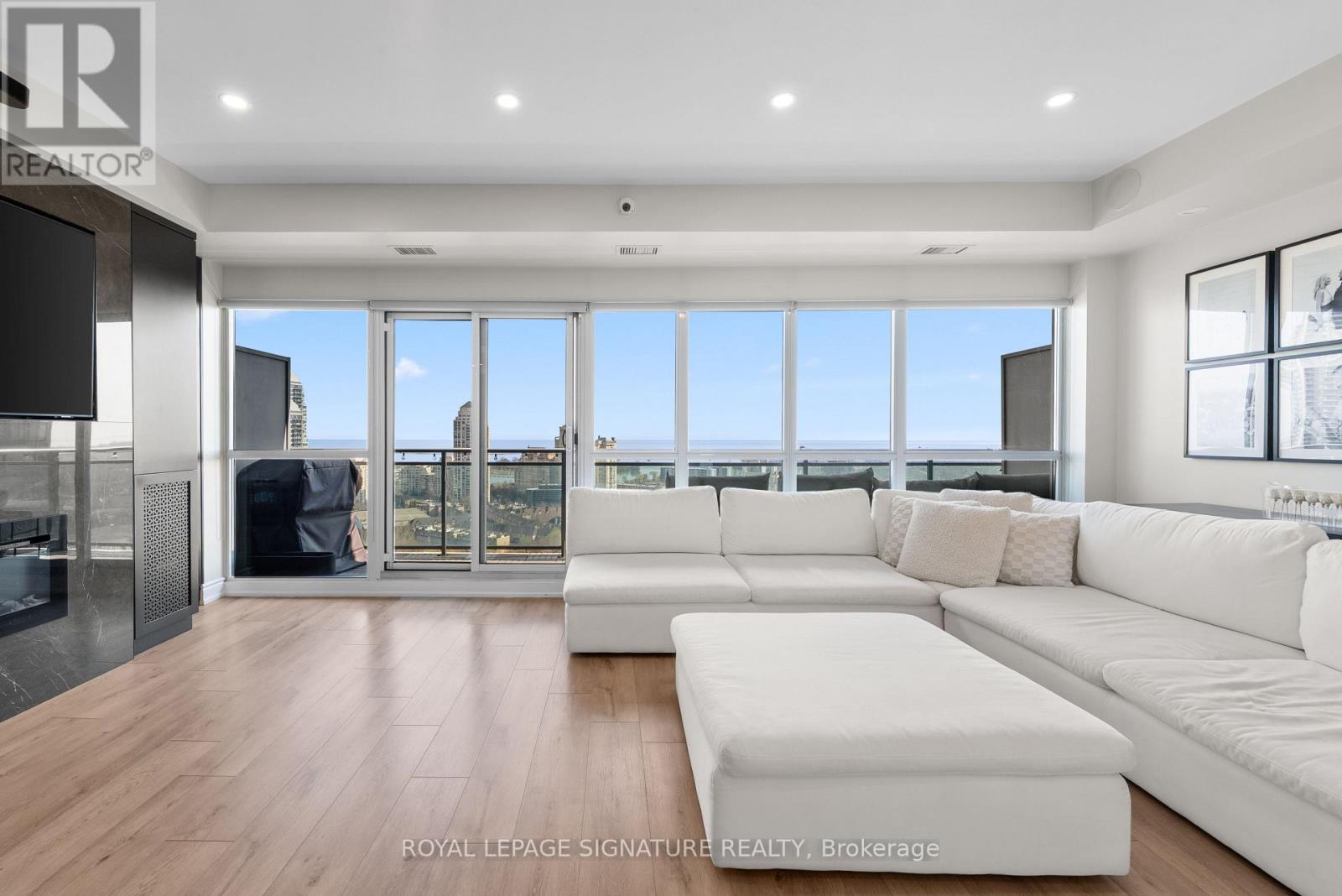 Apartment at 2128 - 165 LEGION ROAD, Toronto (Mimico)
