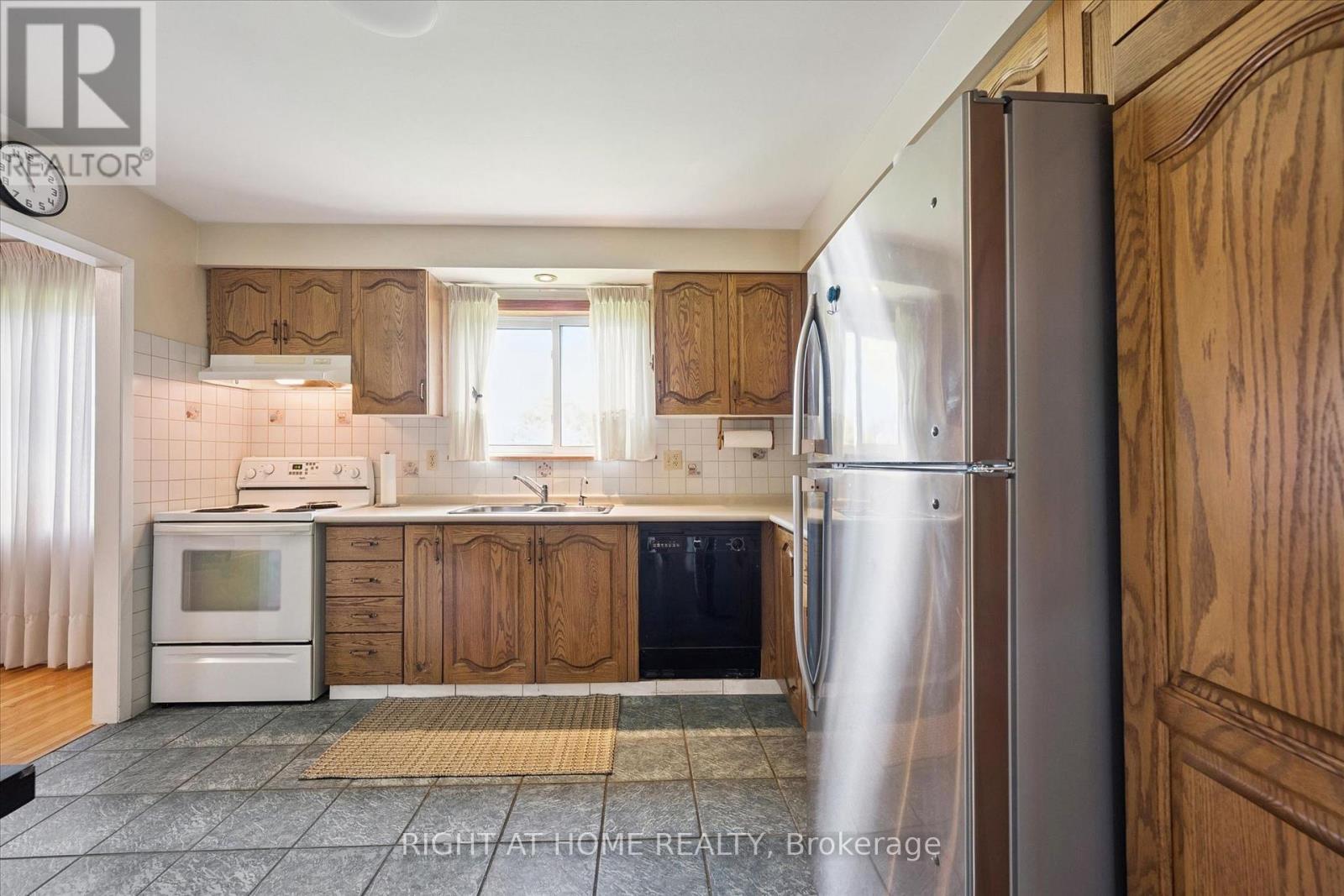 Detached at 37 MOFFATT AVENUE, Brampton