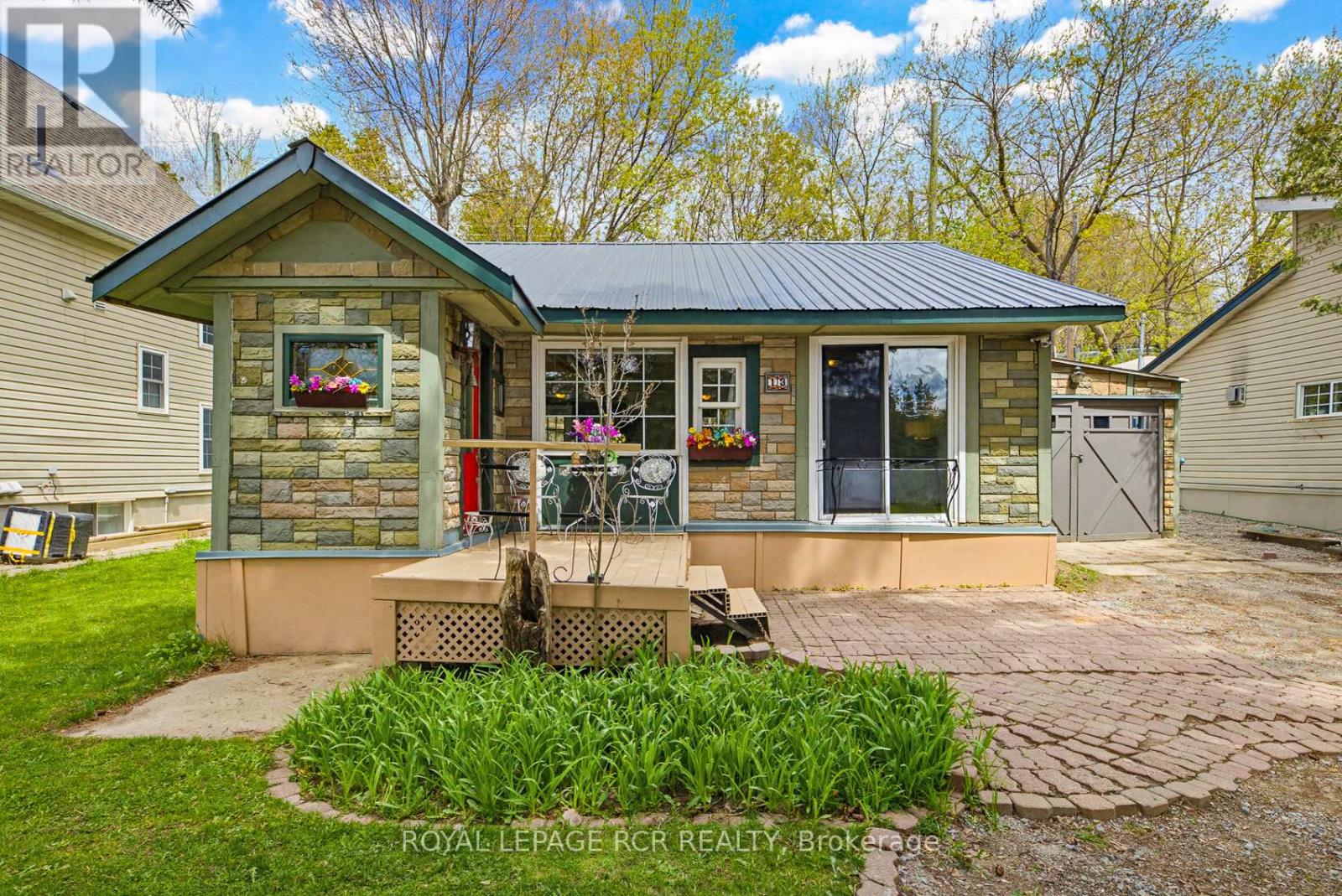 Detached at 13 OLD PAVILION ROAD, Caledon