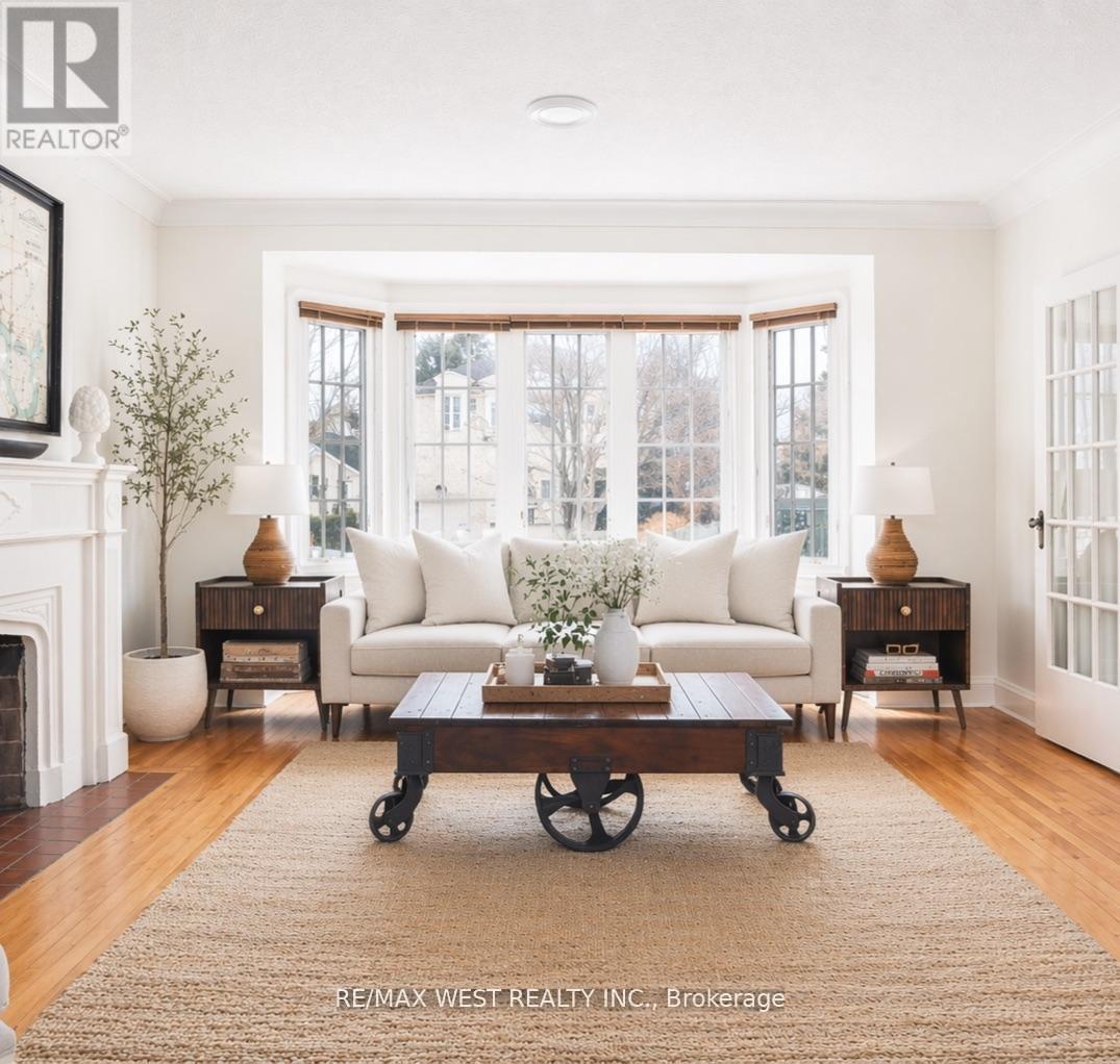 Detached at 3 GLENROY AVENUE, Toronto (Stonegate-Queensway)