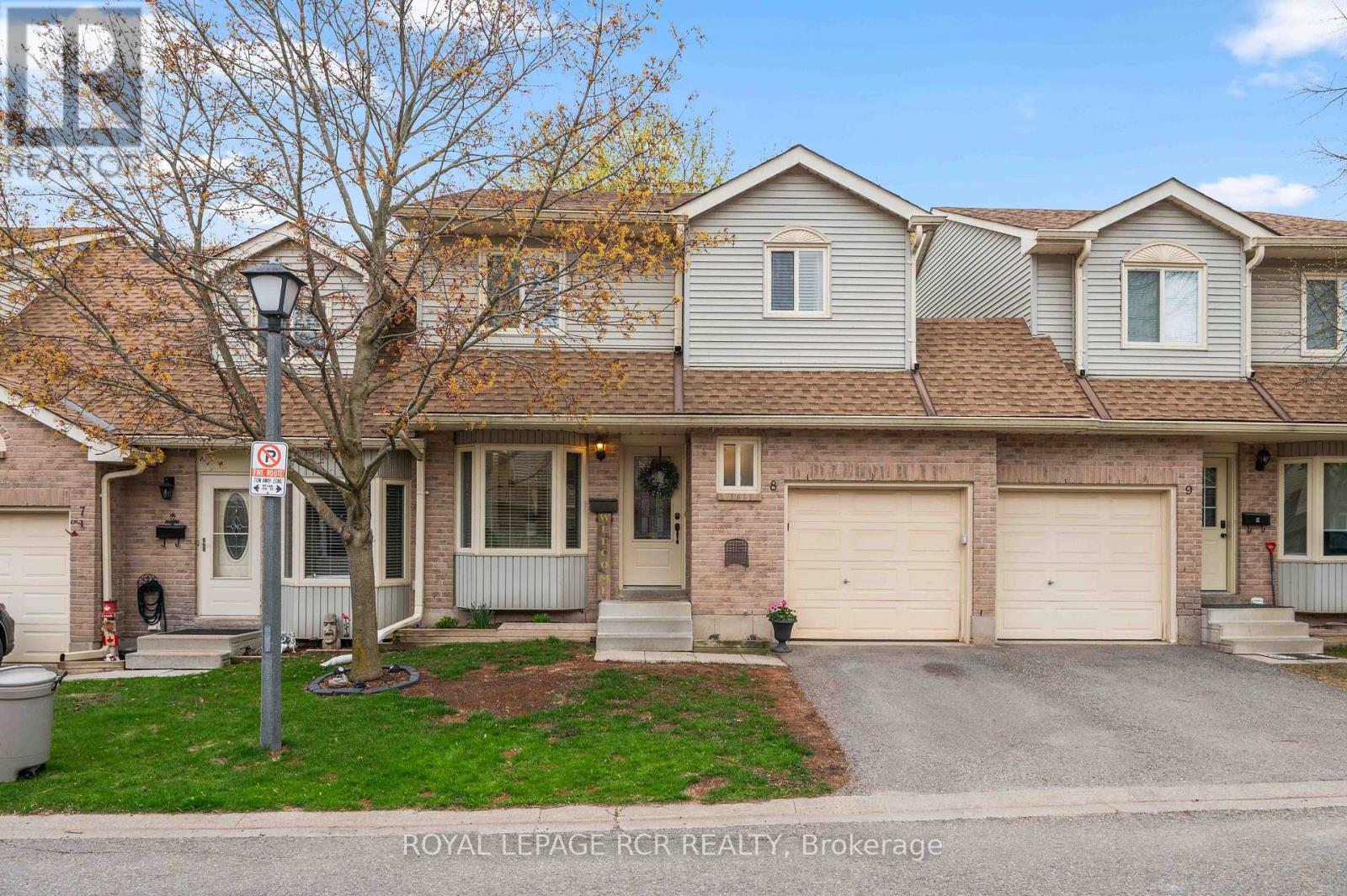 Townhouse at 8 - 31 PARKVIEW DRIVE, Orangeville