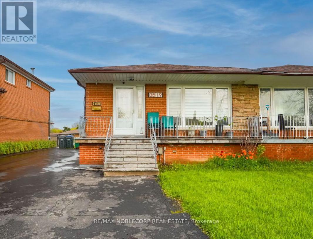 Semi-Detached/Link at 3519 LADDIE CRESCENT, Mississauga (Malton)