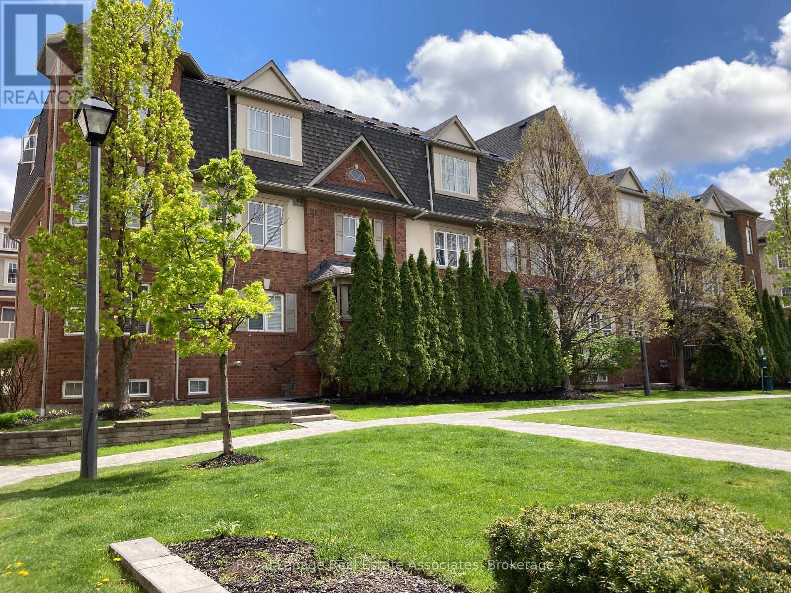 Townhouse at 4 - 730 NEIGHBOURHOOD CIRCLE, Mississauga (Cooksville)