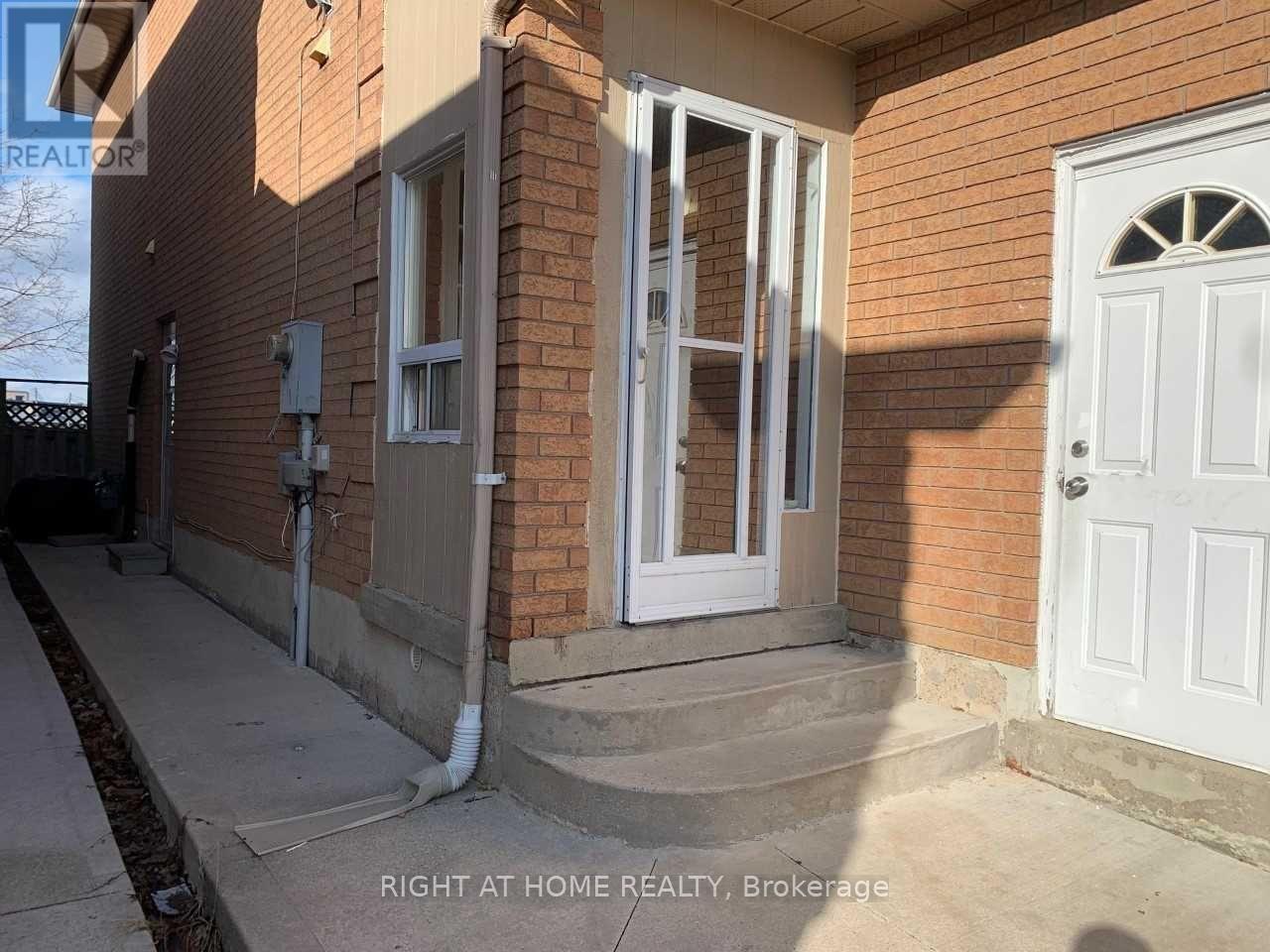 Detached at BSMT - 63 TOBA CRESCENT, Brampton
