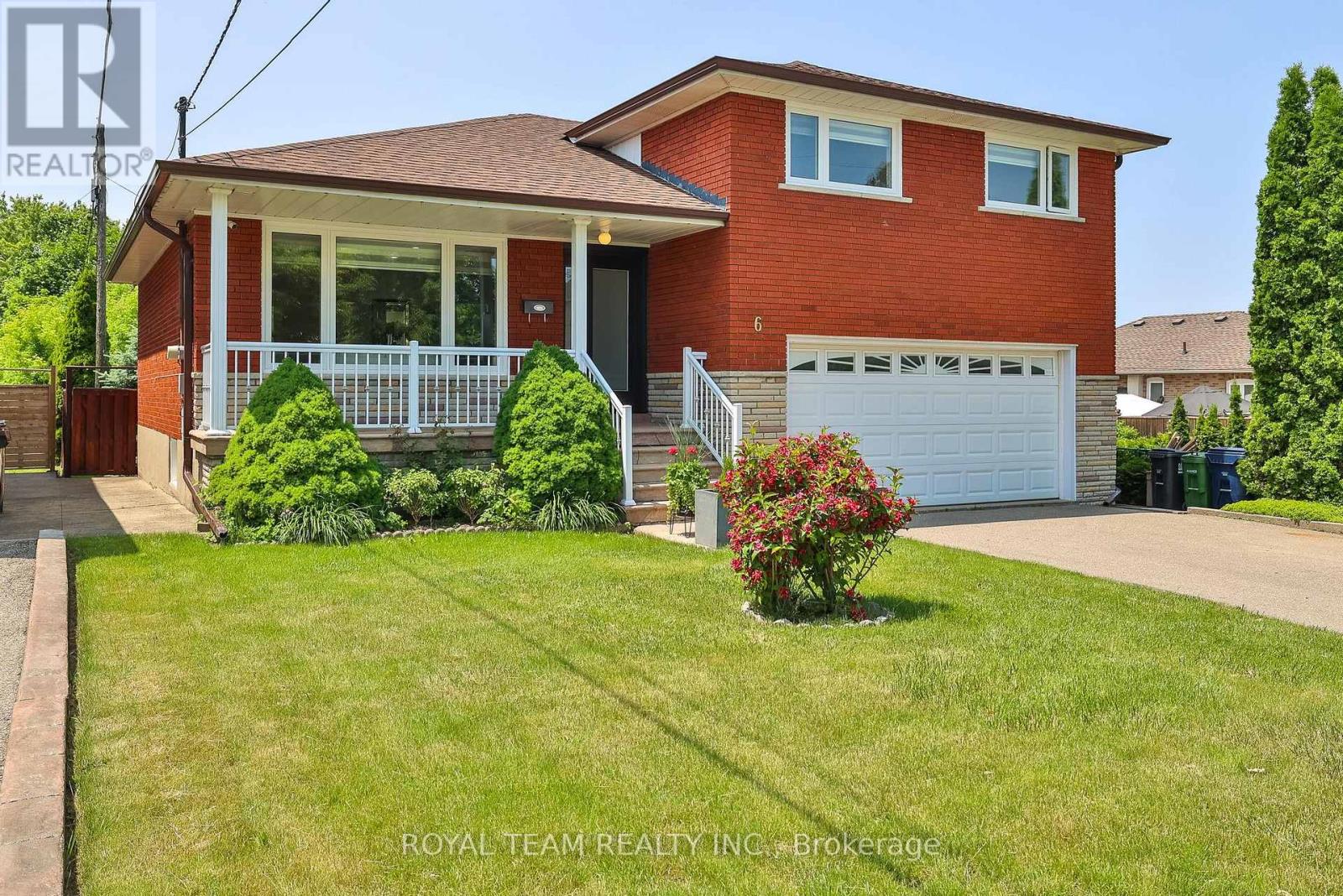 Detached at 6 CRIOLINE ROAD, Toronto (Maple Leaf)
