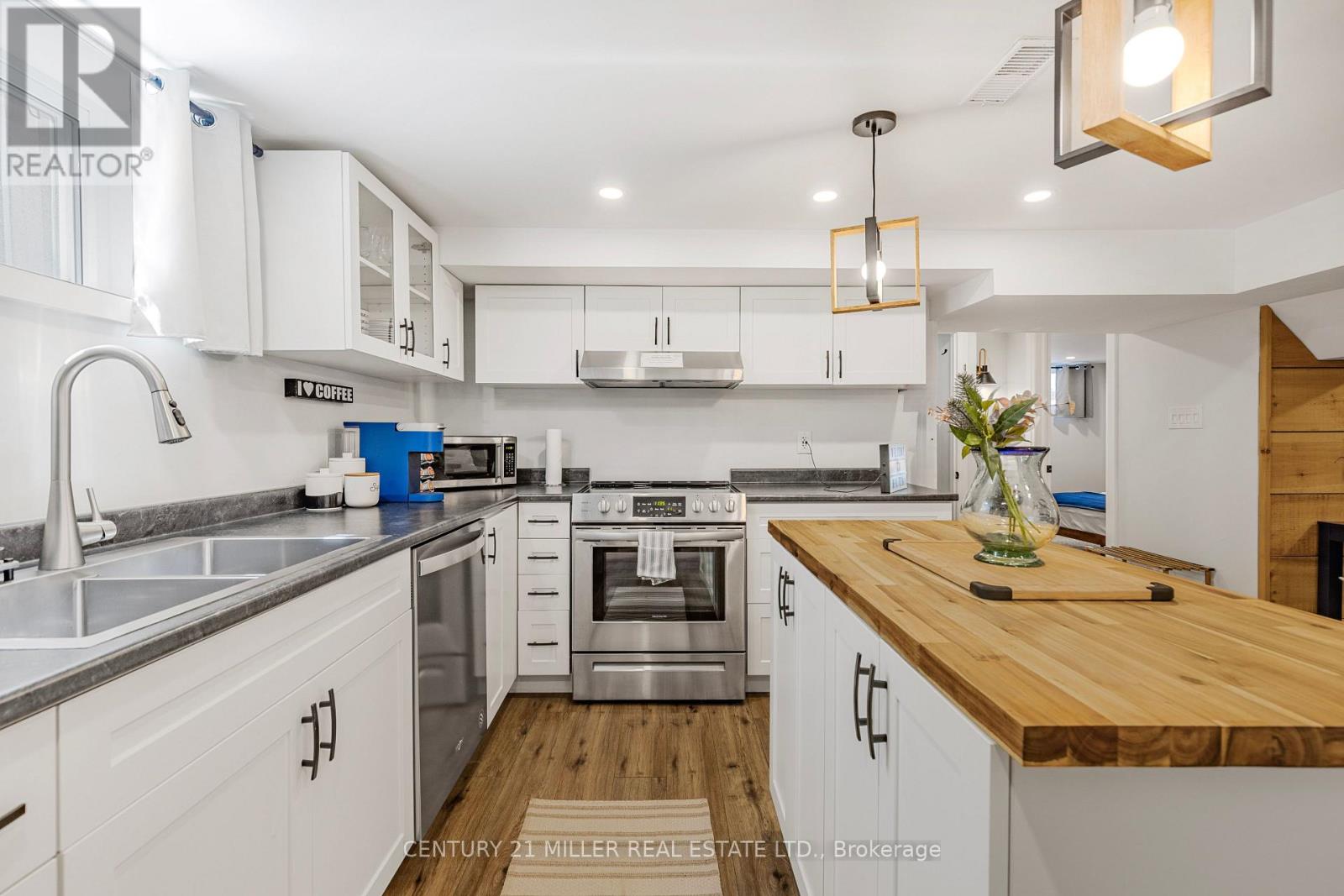 Detached at 248 KINGSLEIGH COURT, Milton