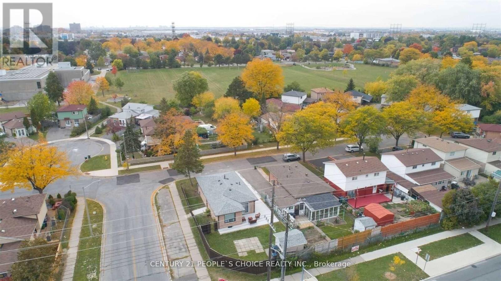 Detached at 2 BETTERIDGE LANE W, Toronto (West Humber-Clairville)