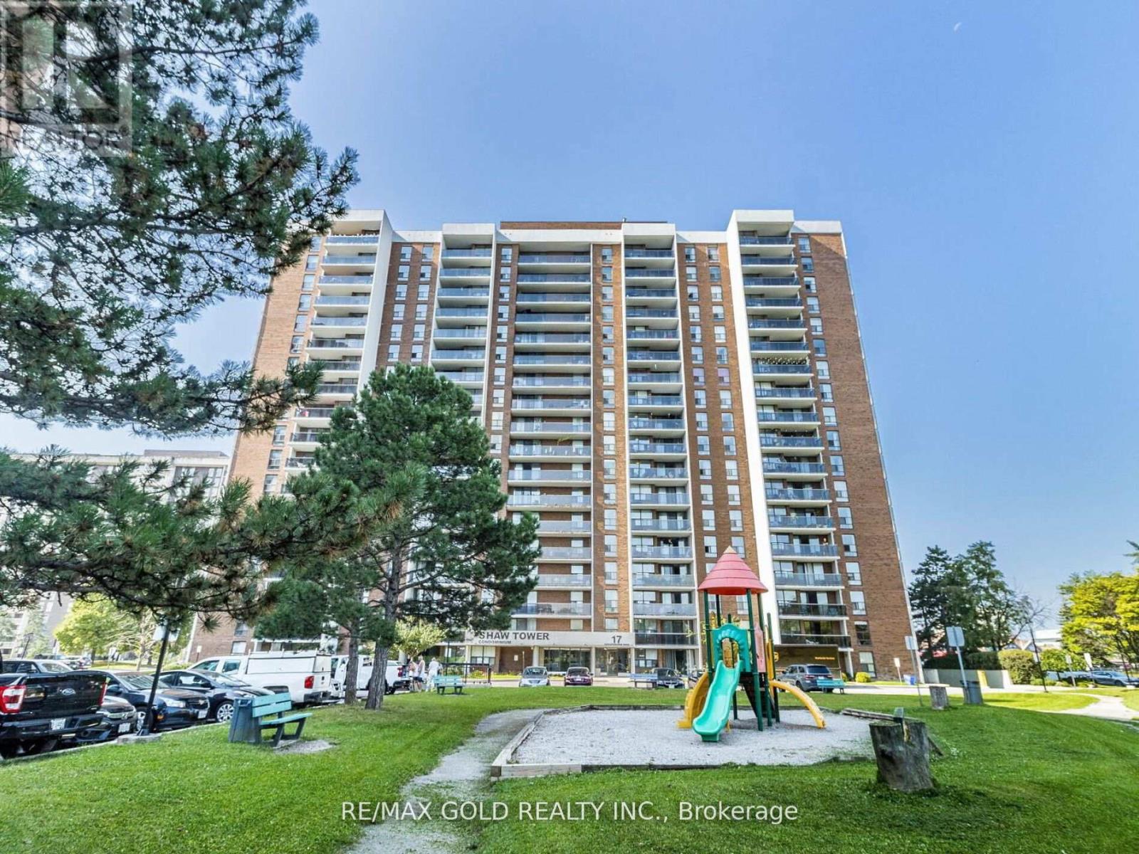 Apartment at 903 - 17 KNIGHTSBRIDGE ROAD, Brampton (Queen Street Corridor)