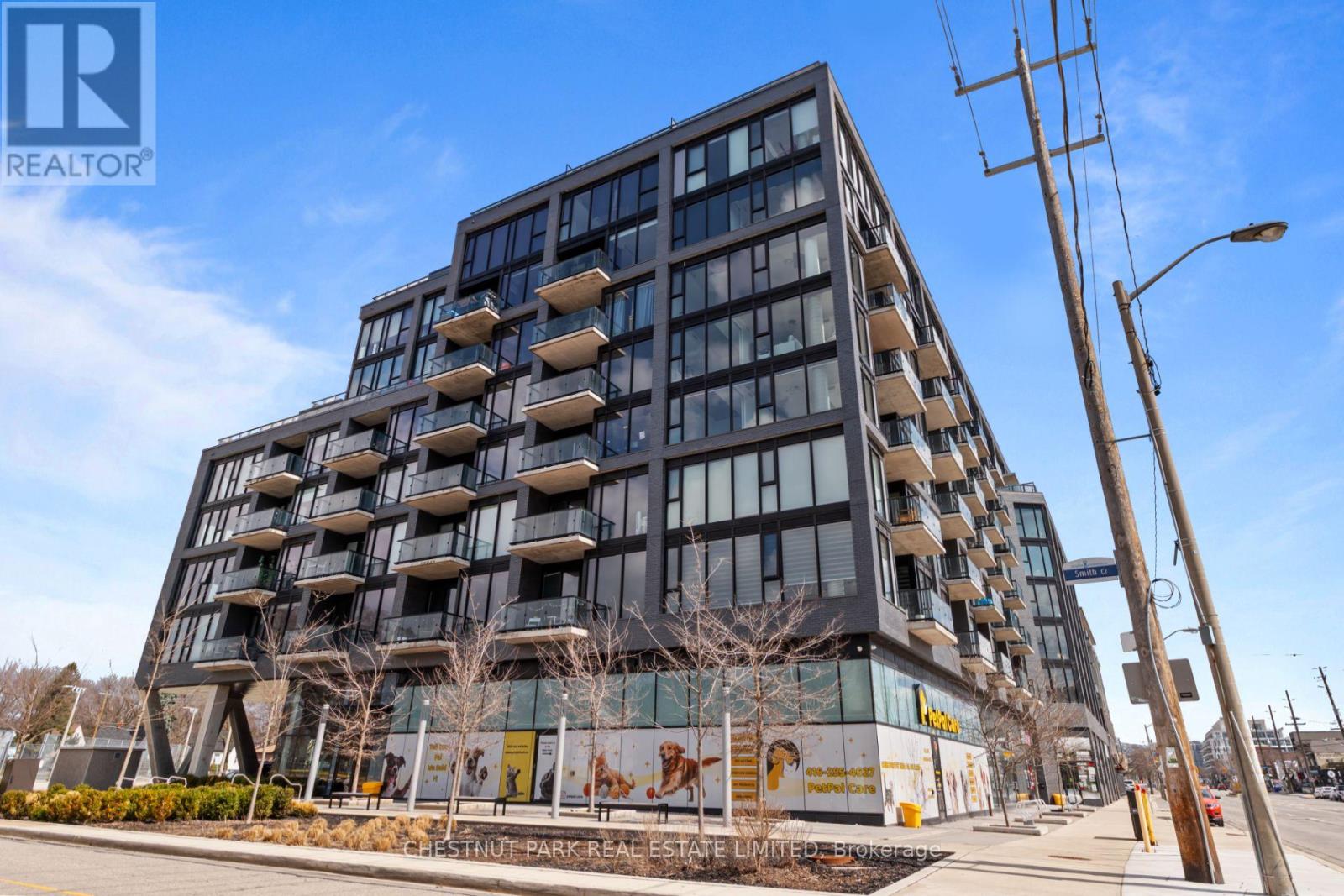 Apartment at 813 - 7 SMITH CRESCENT, Toronto (Stonegate-Queensway)