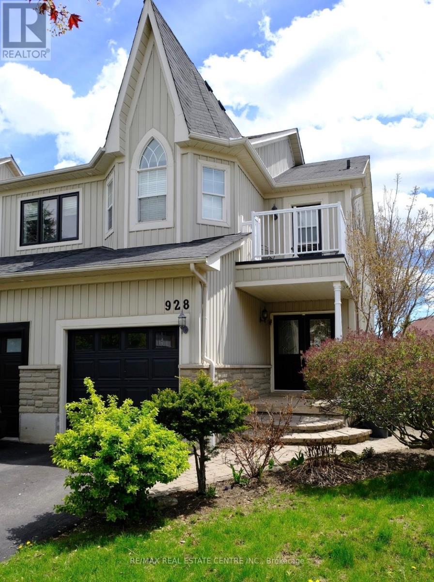 Semi-Detached/Link at 928 GOLDEN FARMER WAY, Mississauga (Meadowvale Village)