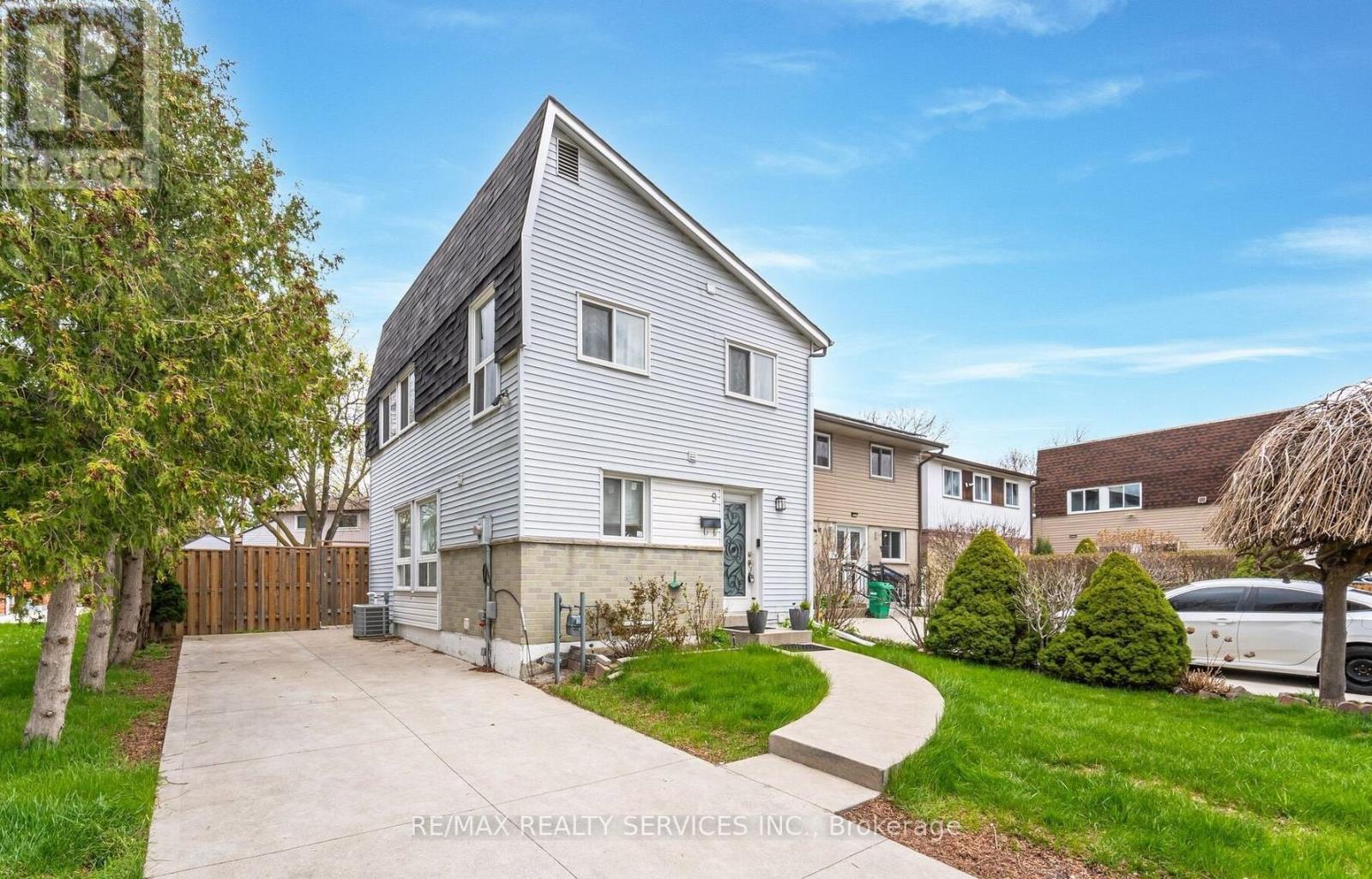 Detached at MAIN - 9 HAWKINS COURT, Brampton (Central Park)