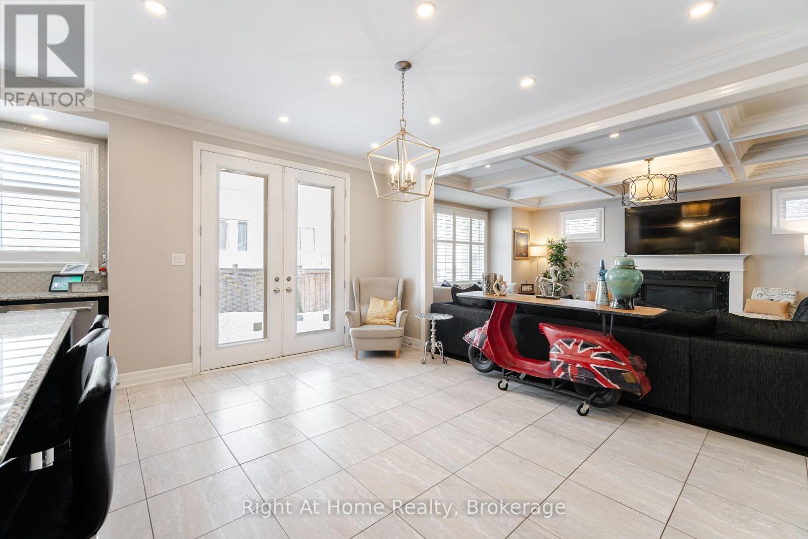 Detached at 3318 CHARLES BIGGAR DRIVE, Oakville