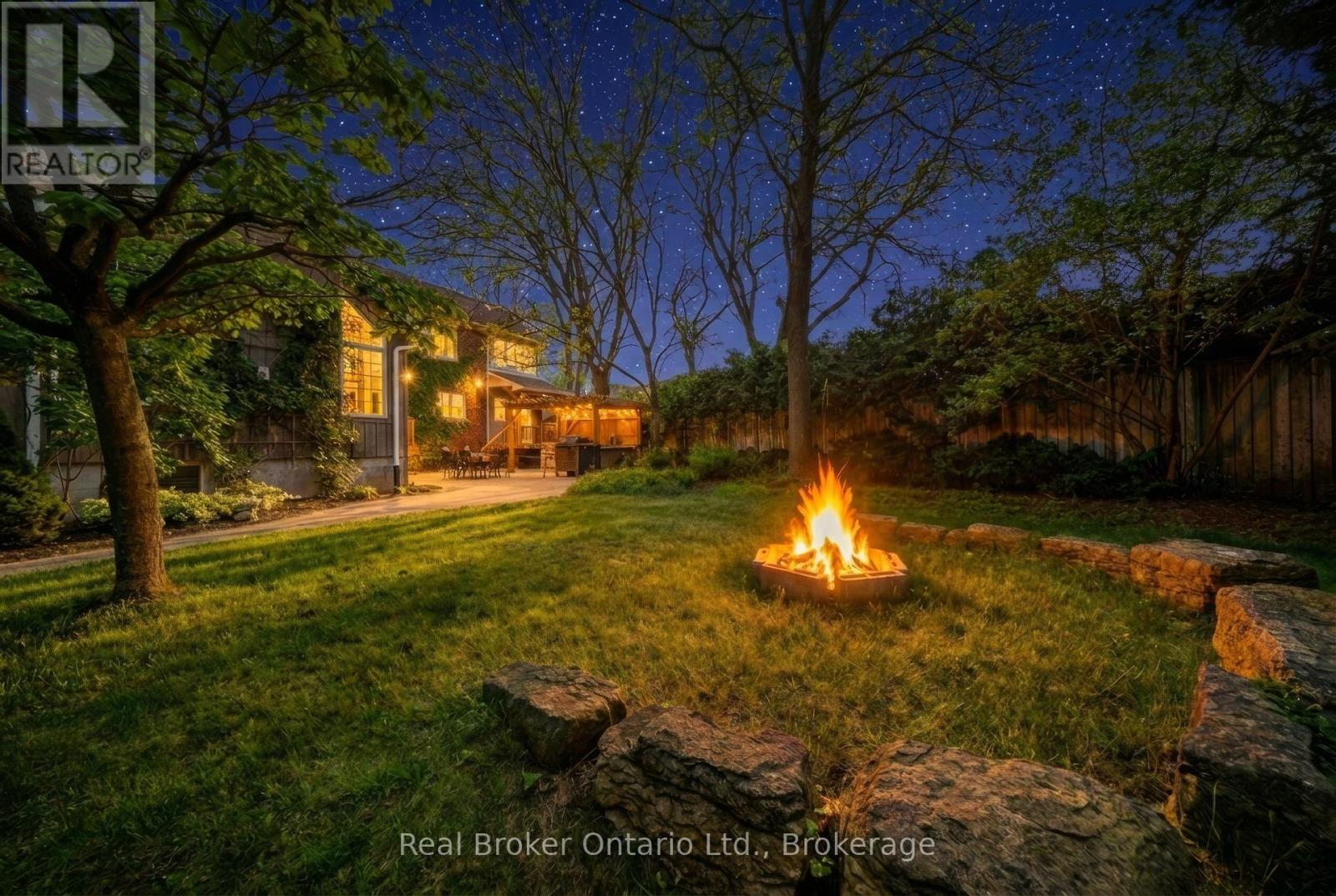 Detached at 383 NORTH SHORE BOULEVARD W, Burlington