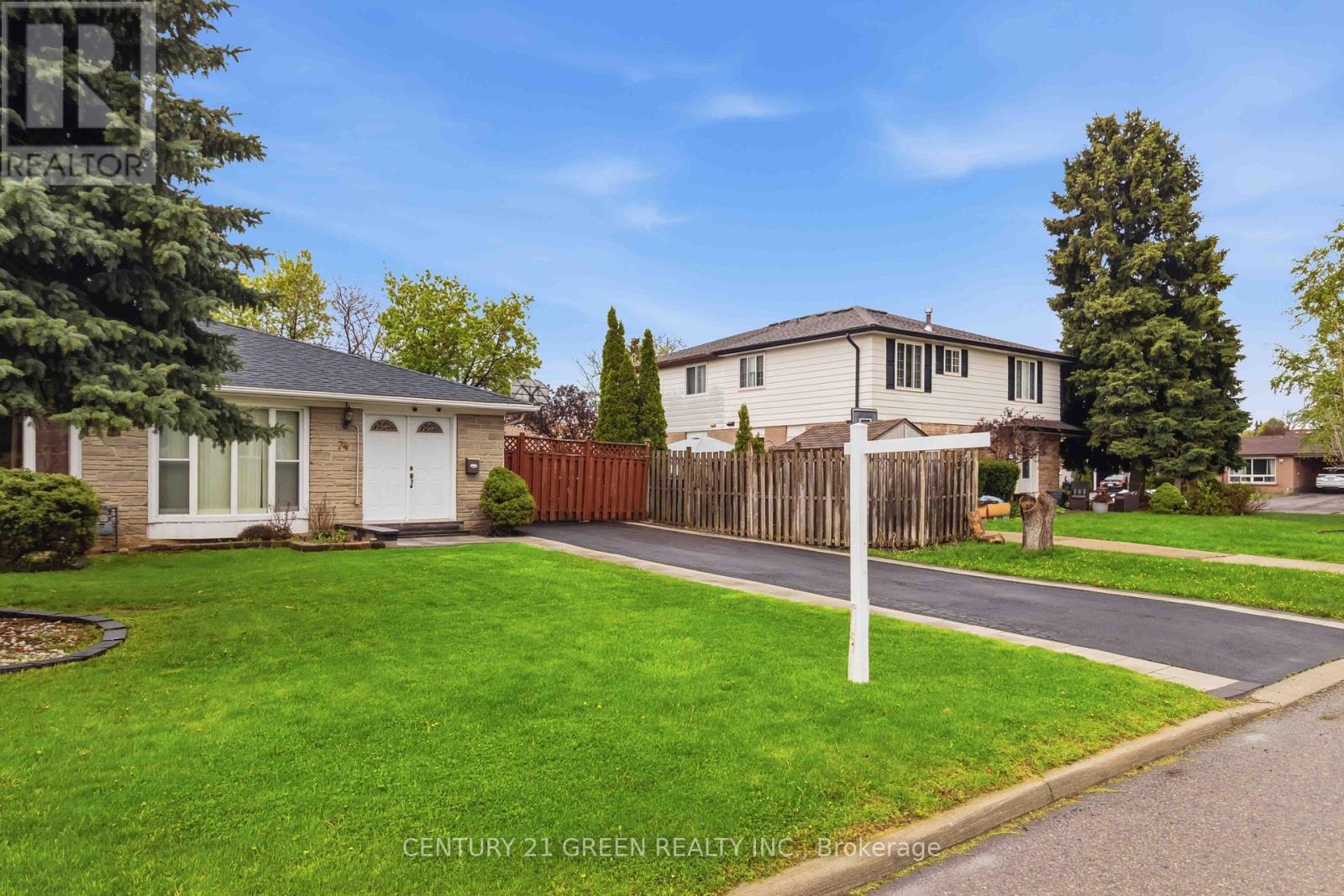 Semi-Detached/Link at 74 DAVENPORT CRESCENT, Brampton (Southgate)