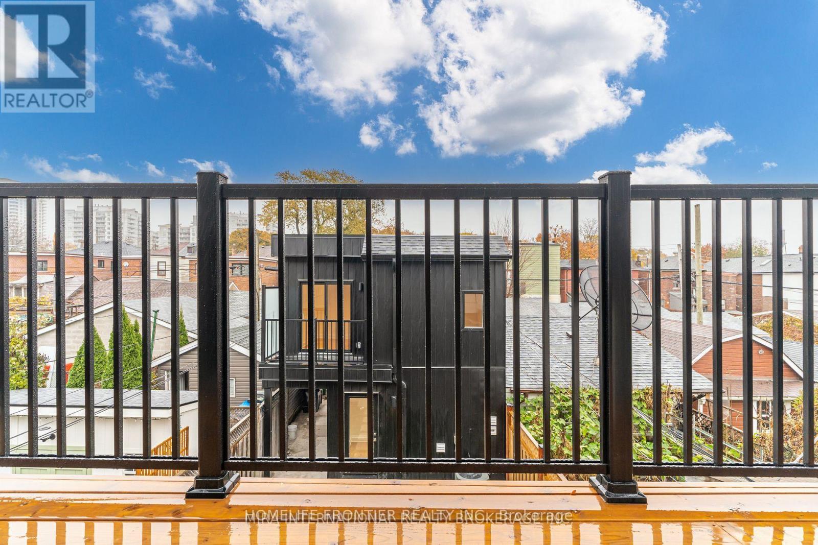 Detached at #3 (UPPER) - 231 SYMINGTON AVENUE, Toronto