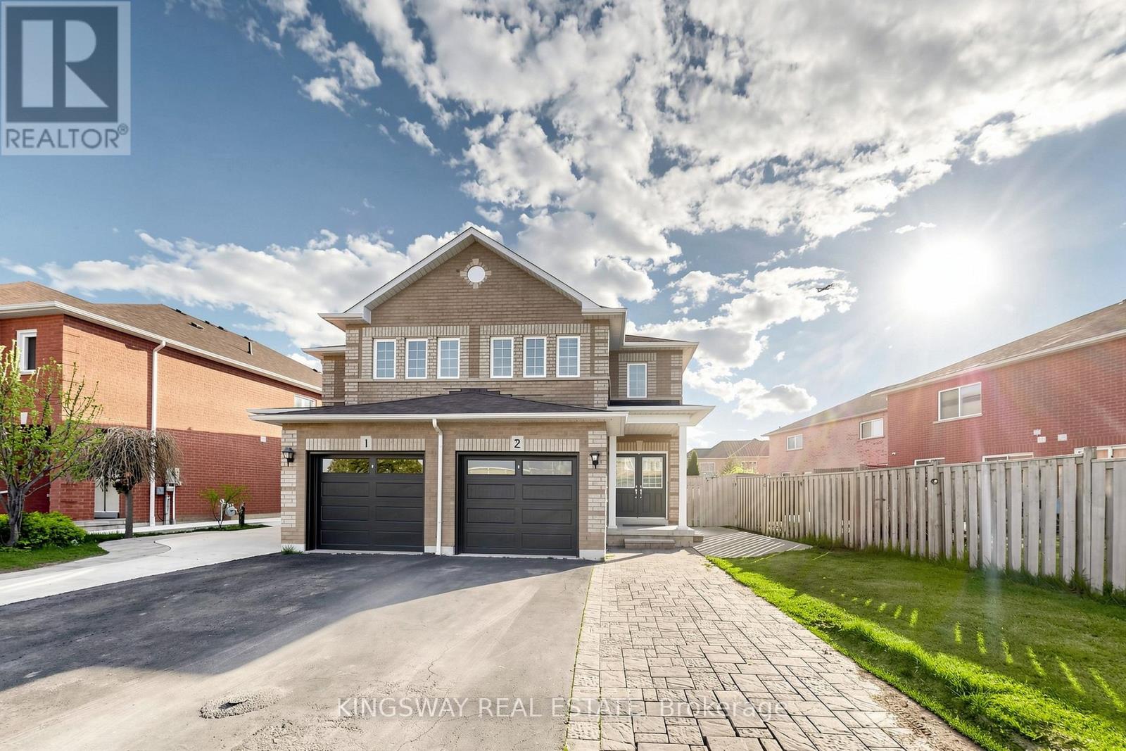 Semi-Detached/Link at 5642 ANNABELLE AVENUE, Mississauga (East Credit)