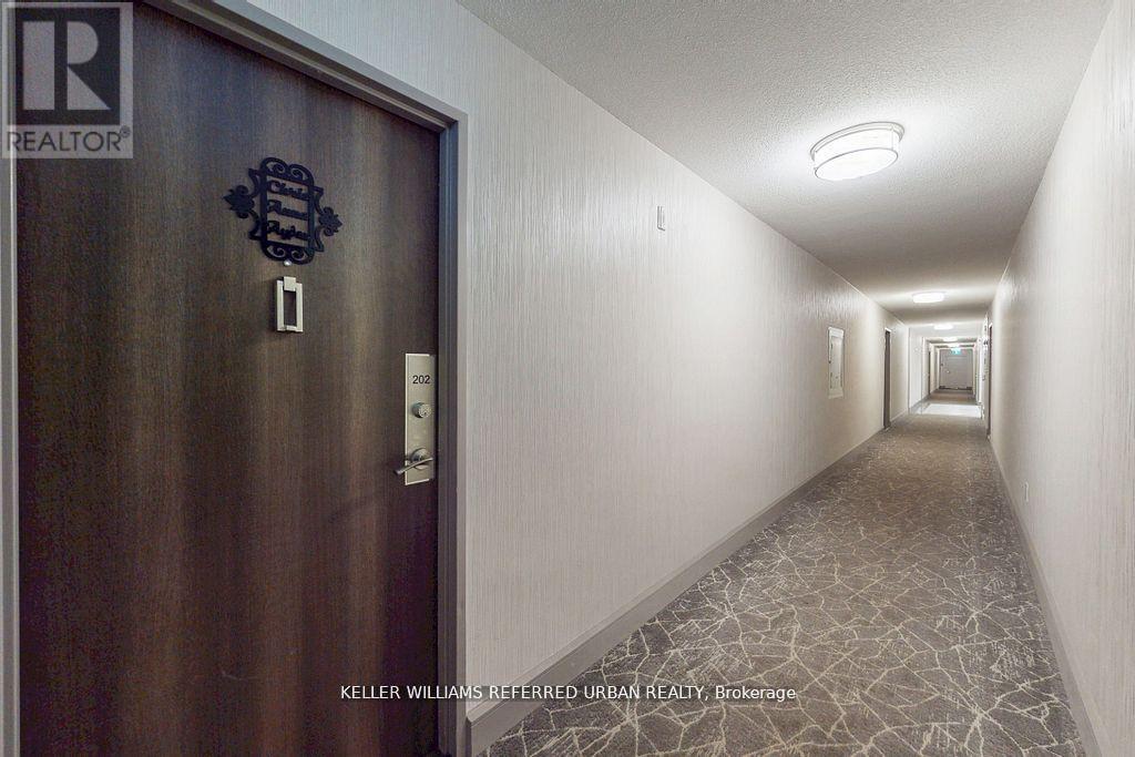 Apartment at 202 - 2556 ARGYLE ROAD, Mississauga (Cooksville)