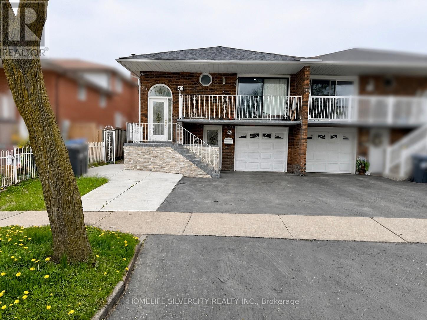 Semi-Detached/Link at 42 ROYAL SALISBURY WAY, Brampton (Madoc)