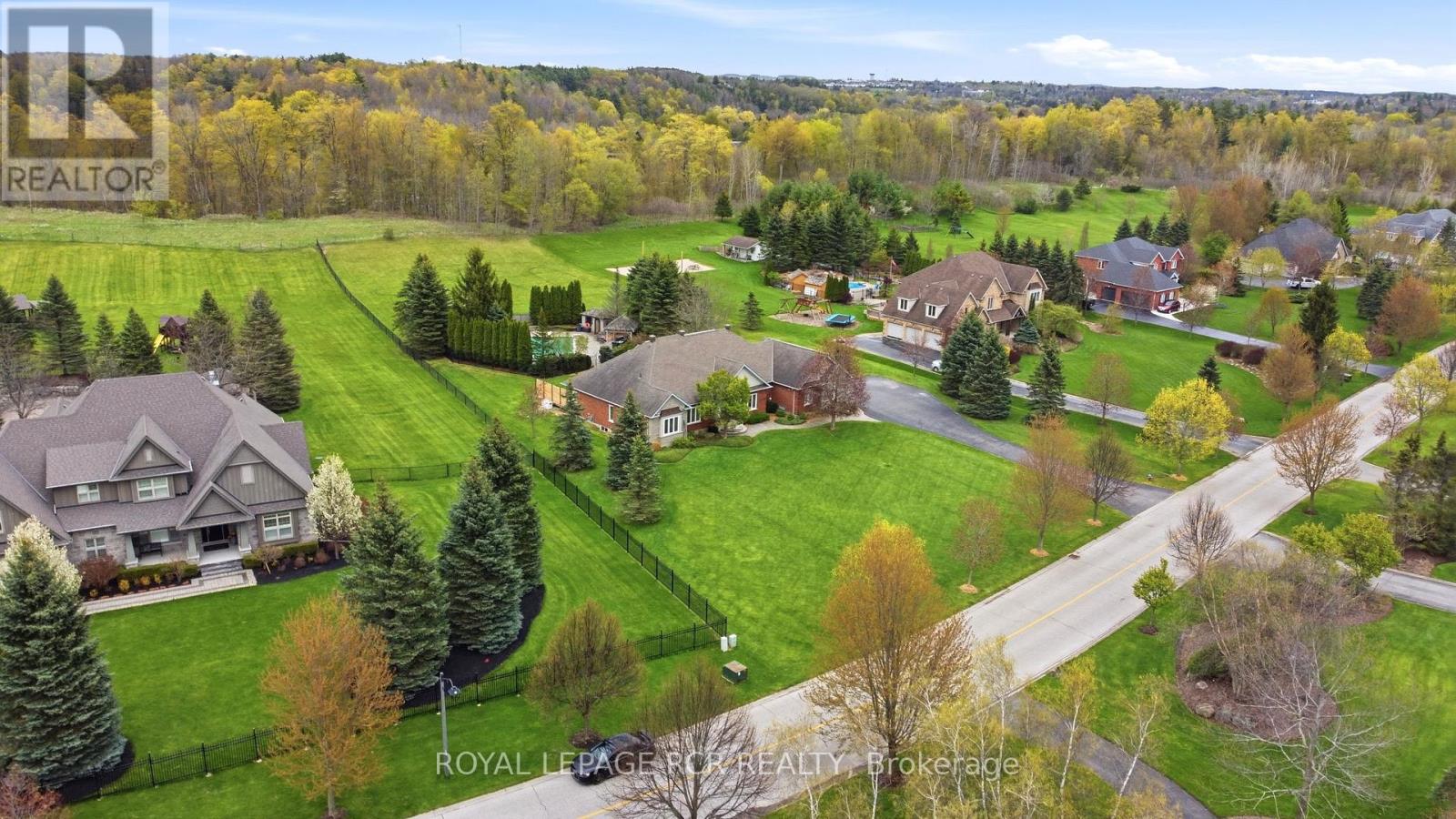 Detached at 22 BISHOP COURT, Halton Hills (Glen Williams)