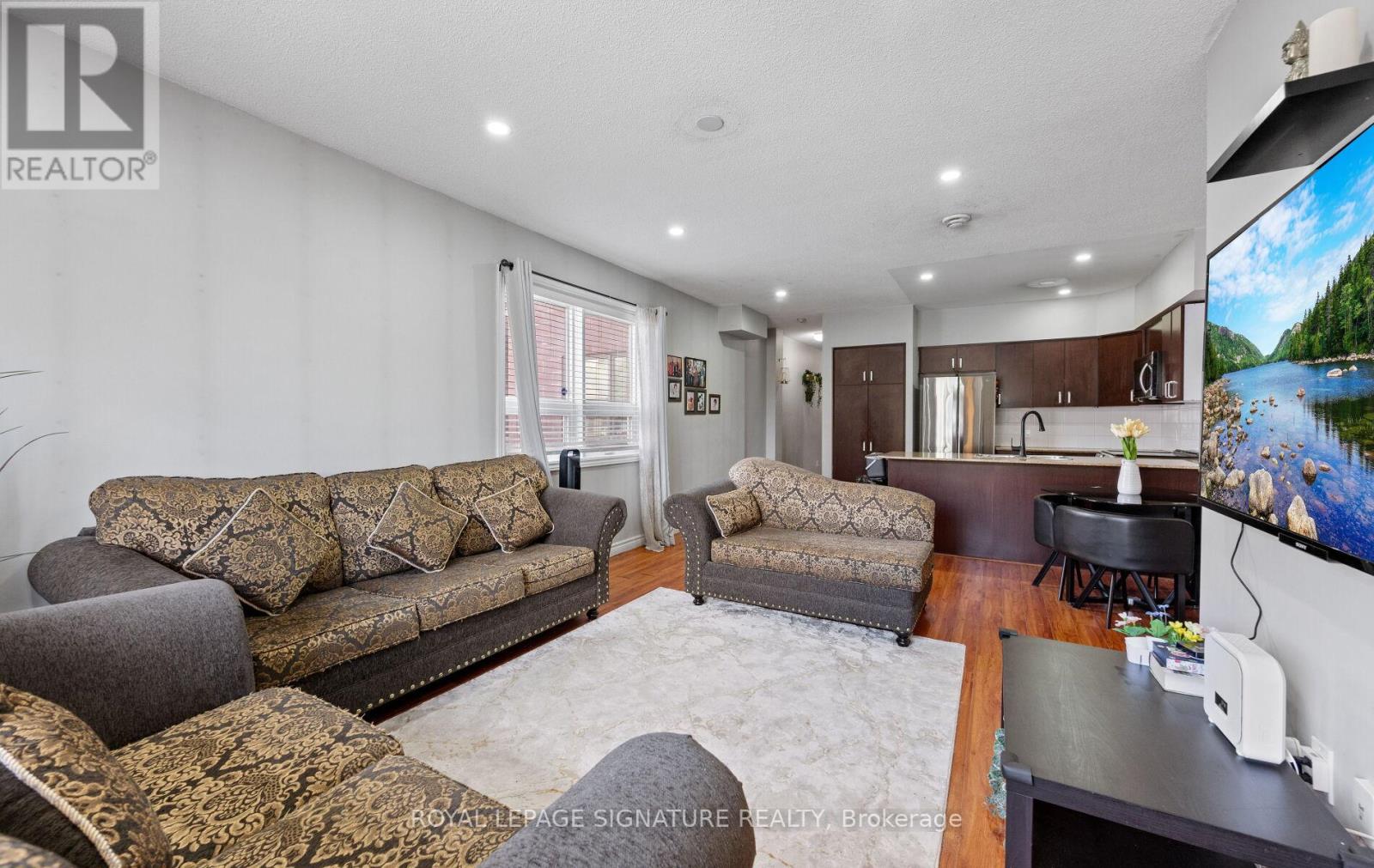 Apartment at 104 - 7405 GOREWAY DRIVE, Mississauga