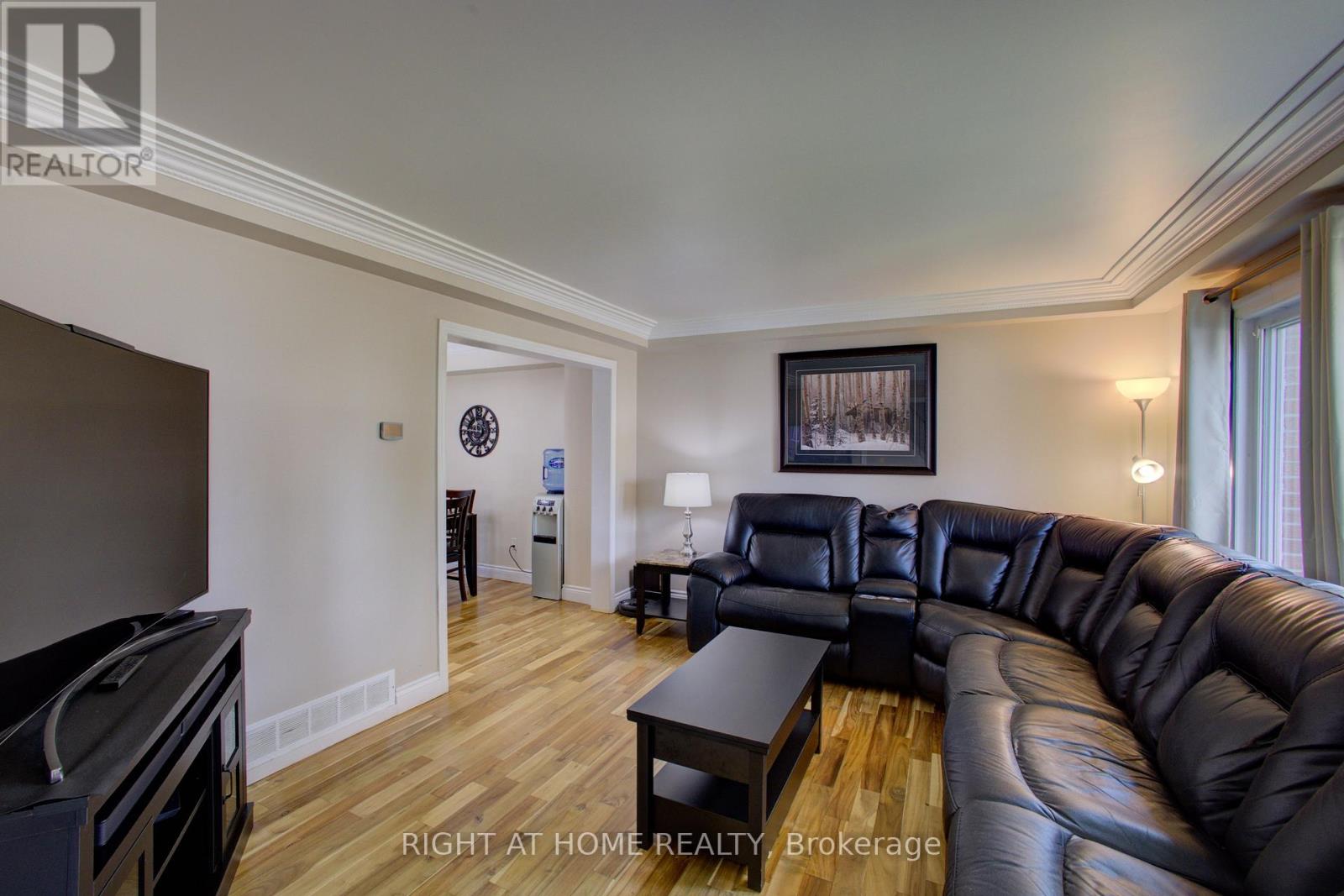 Detached at 3 NEWTON DRIVE, Orangeville