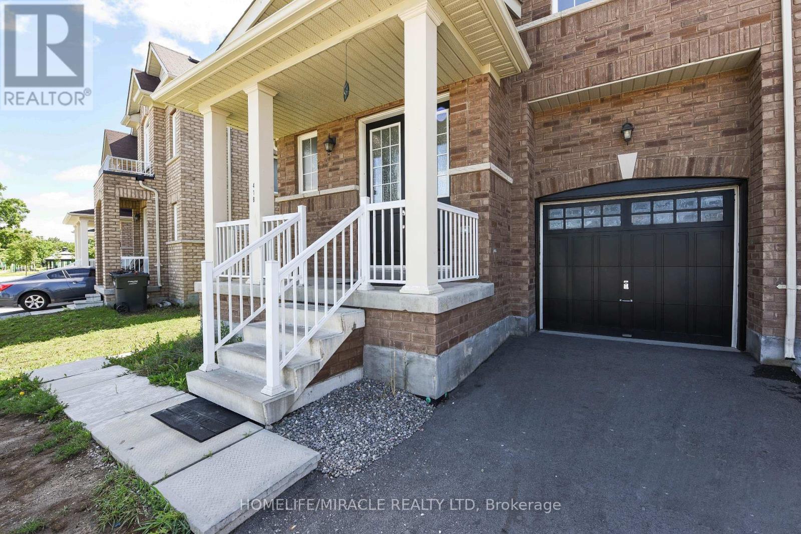 Semi-Detached/Link at 418 ROYAL WEST DRIVE, Brampton (Credit Valley)