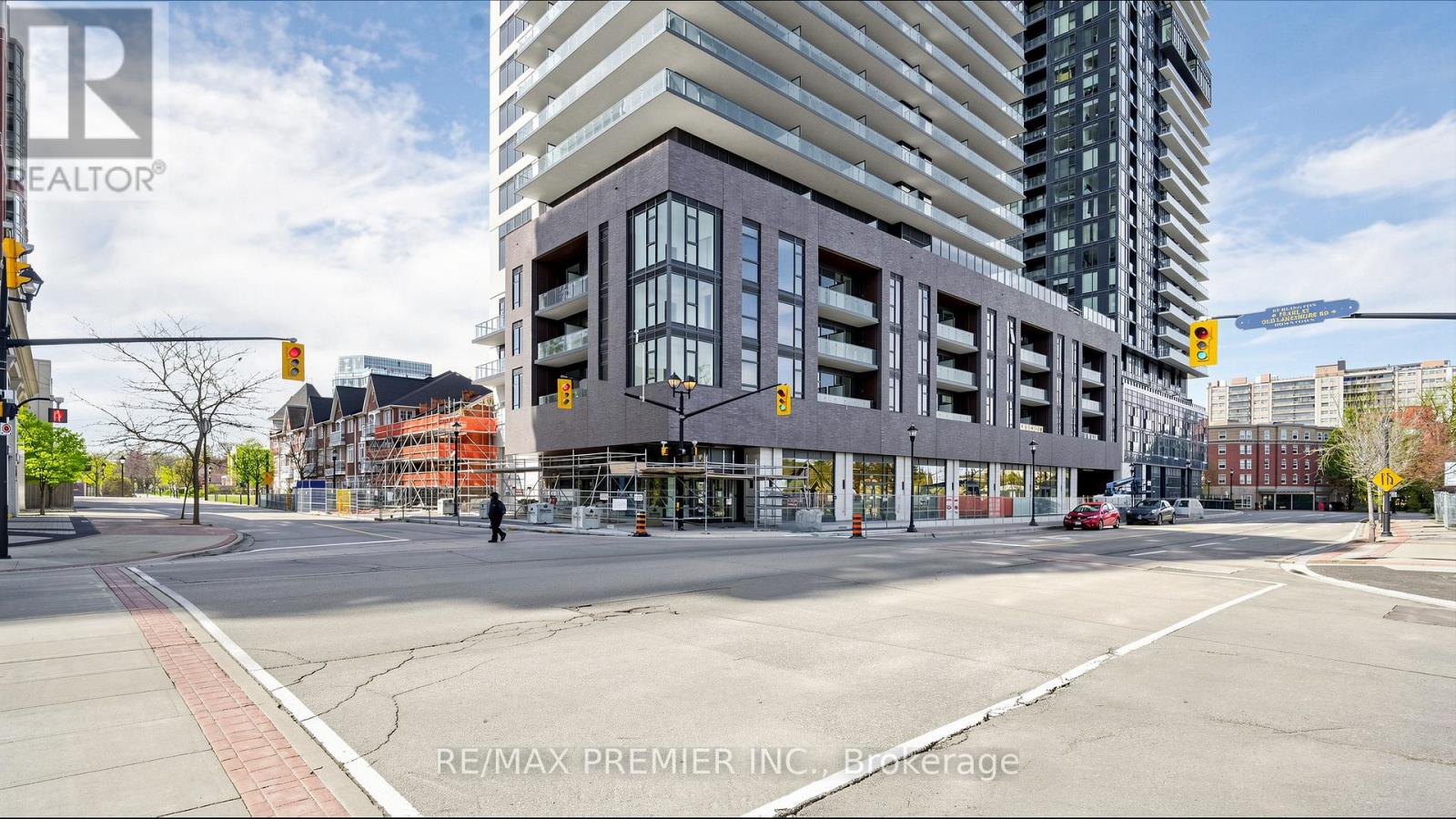 Apartment at 2001 - 2075 LAKESHORE ROAD, Burlington (Brant)