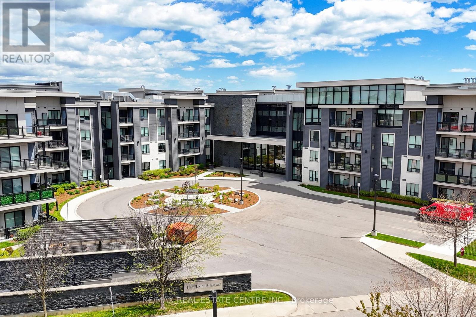 Apartment at 103 - 3170 ERIN MILLS PARKWAY, Mississauga (Erin Mills)