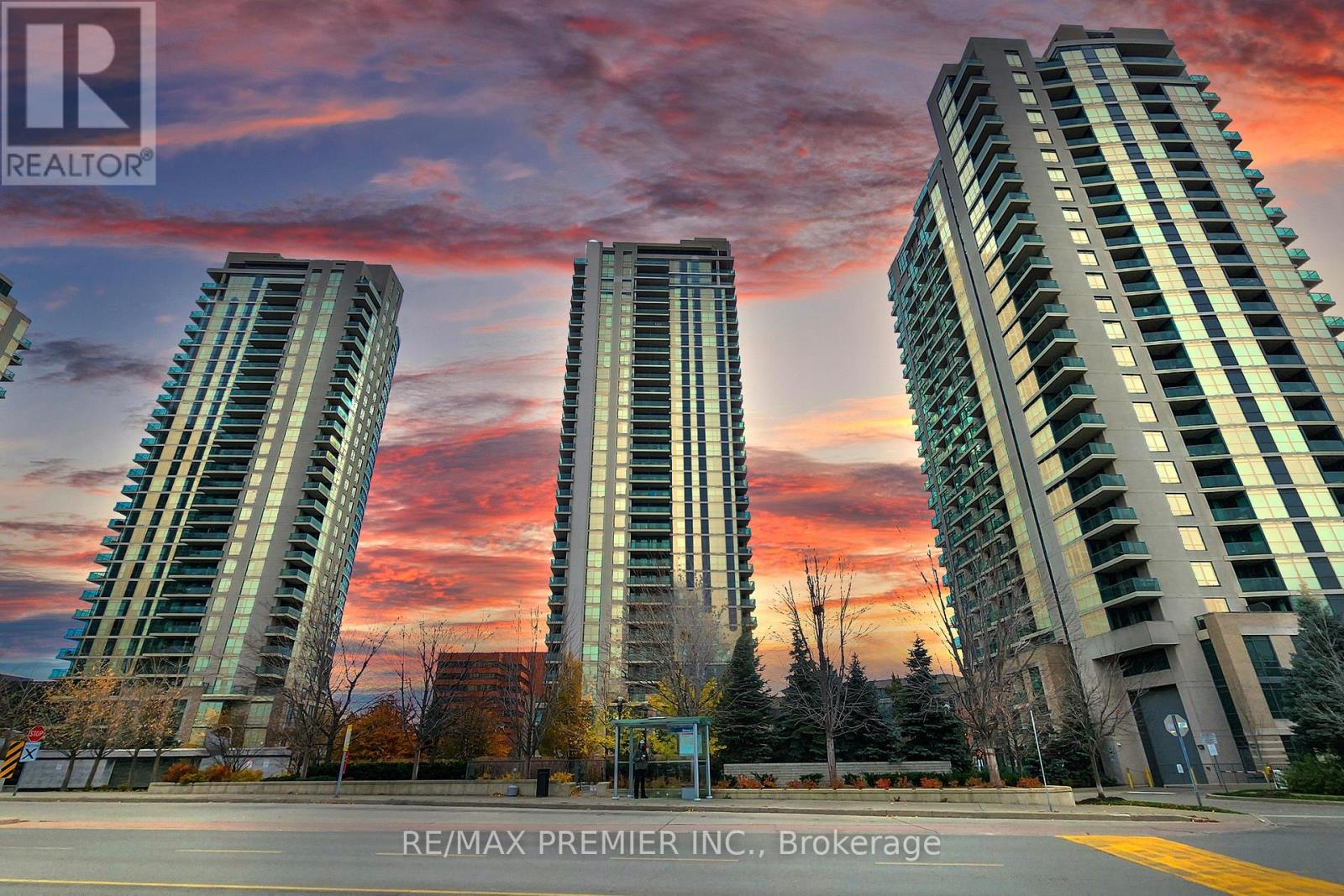 Apartment at 1007 - 235 SHERWAY GARDENS ROAD, Toronto (Islington-City Centre West)